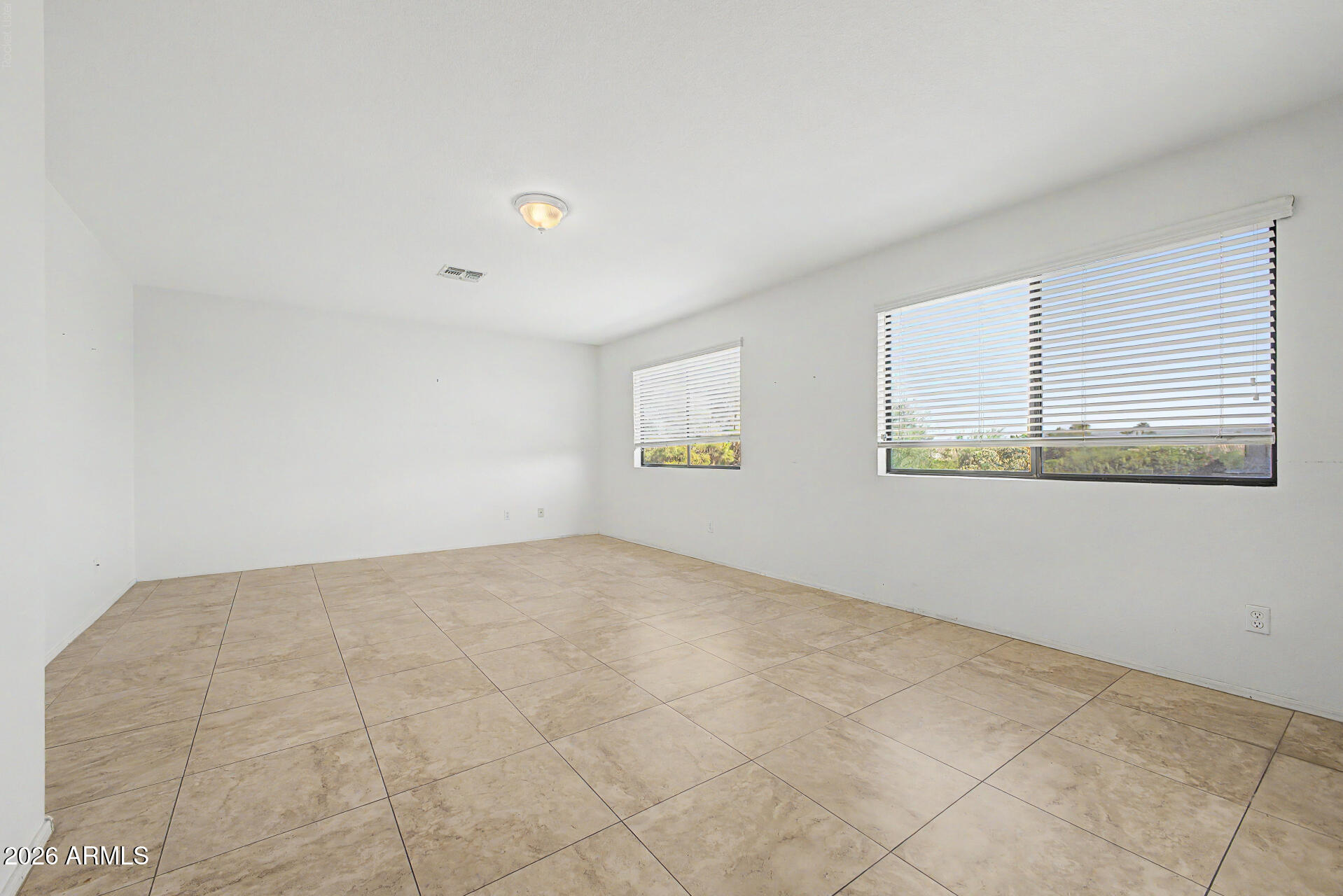 2031 E PARKSIDE Lane