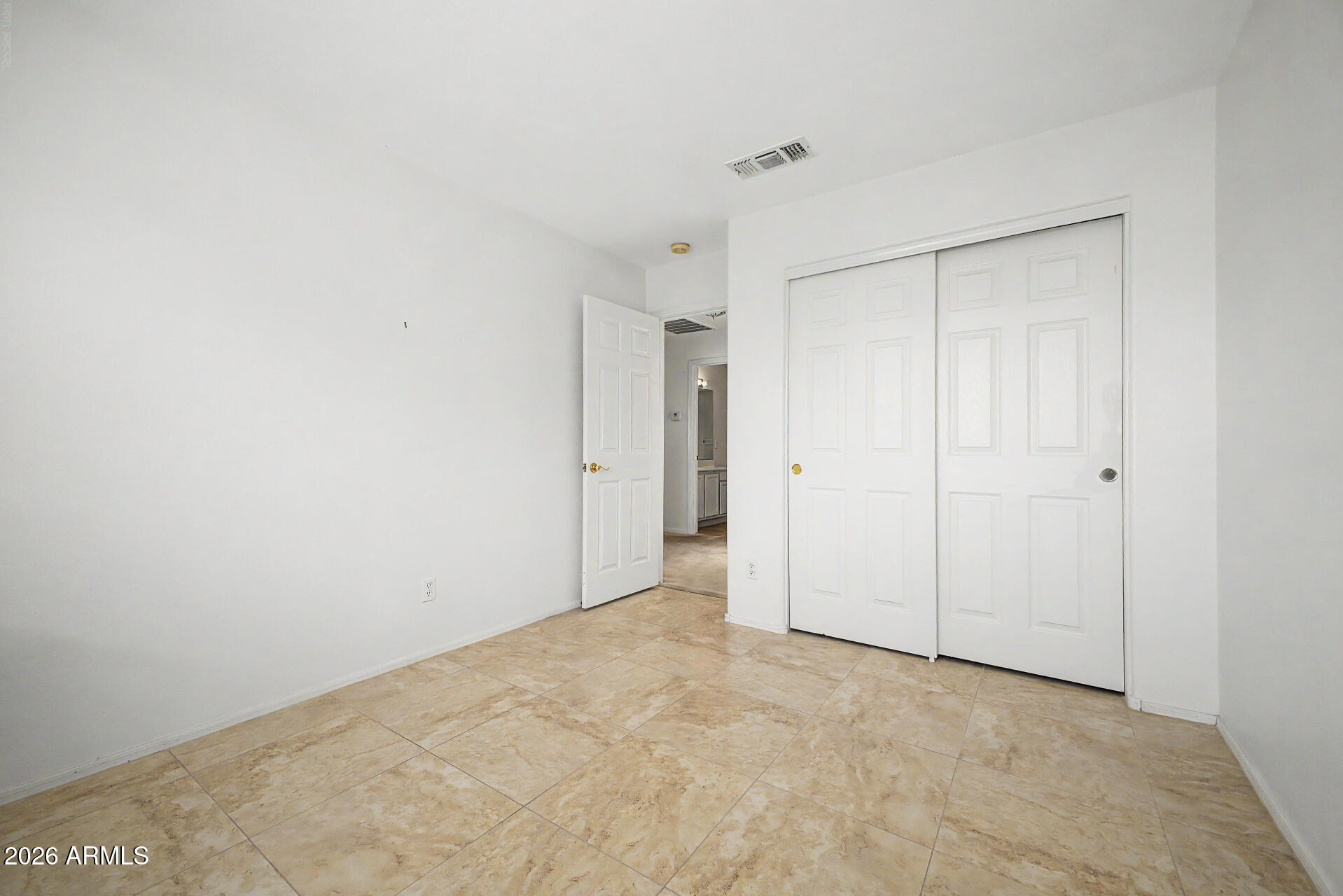2031 E PARKSIDE Lane