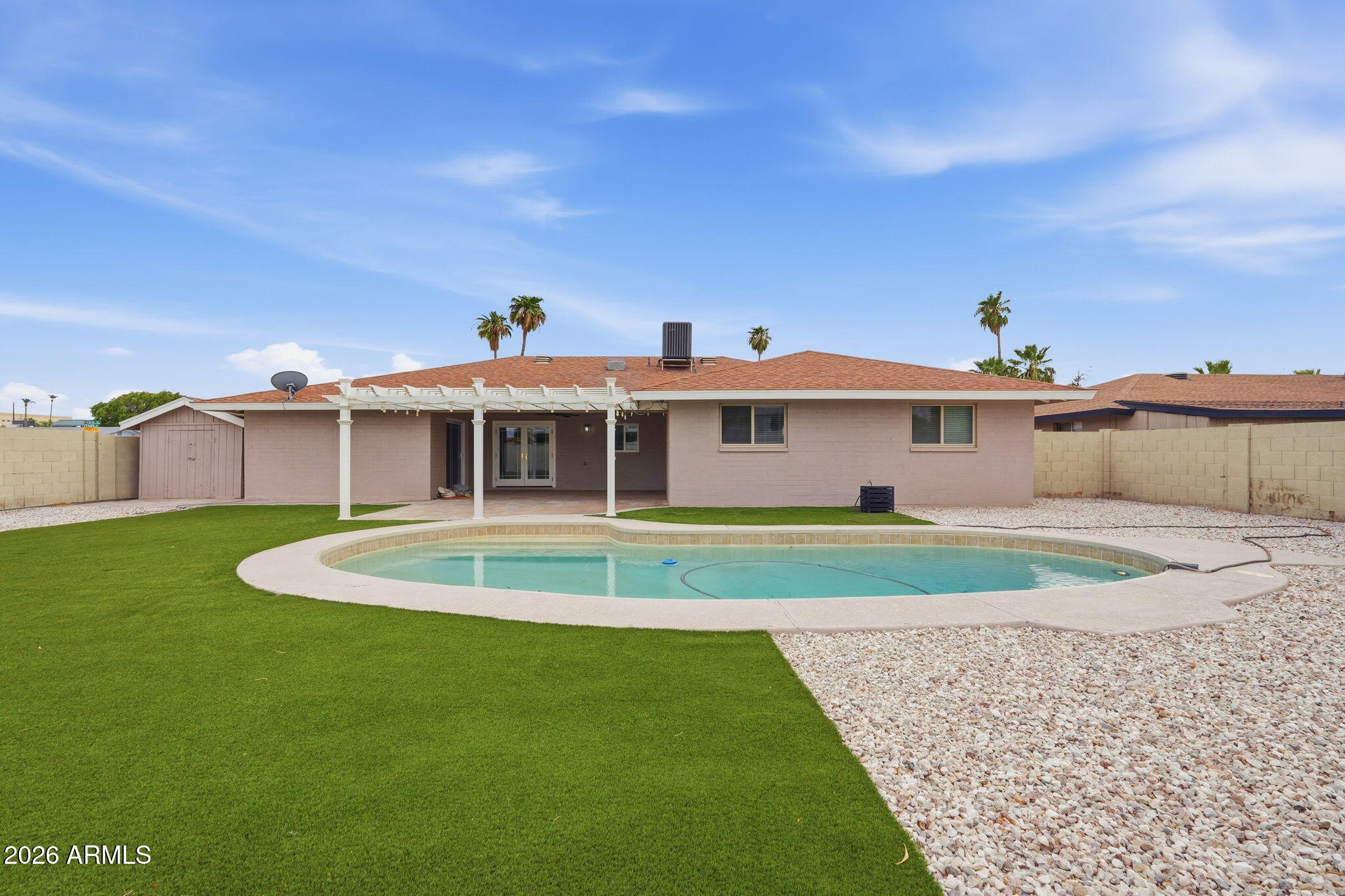 2546 E GENEVA Drive