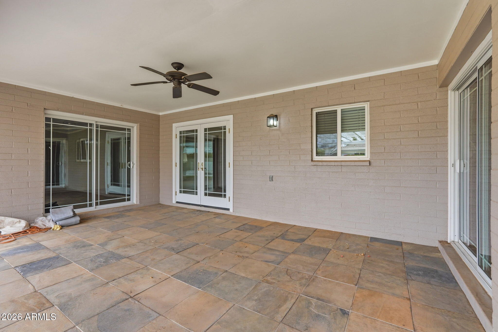 2546 E GENEVA Drive