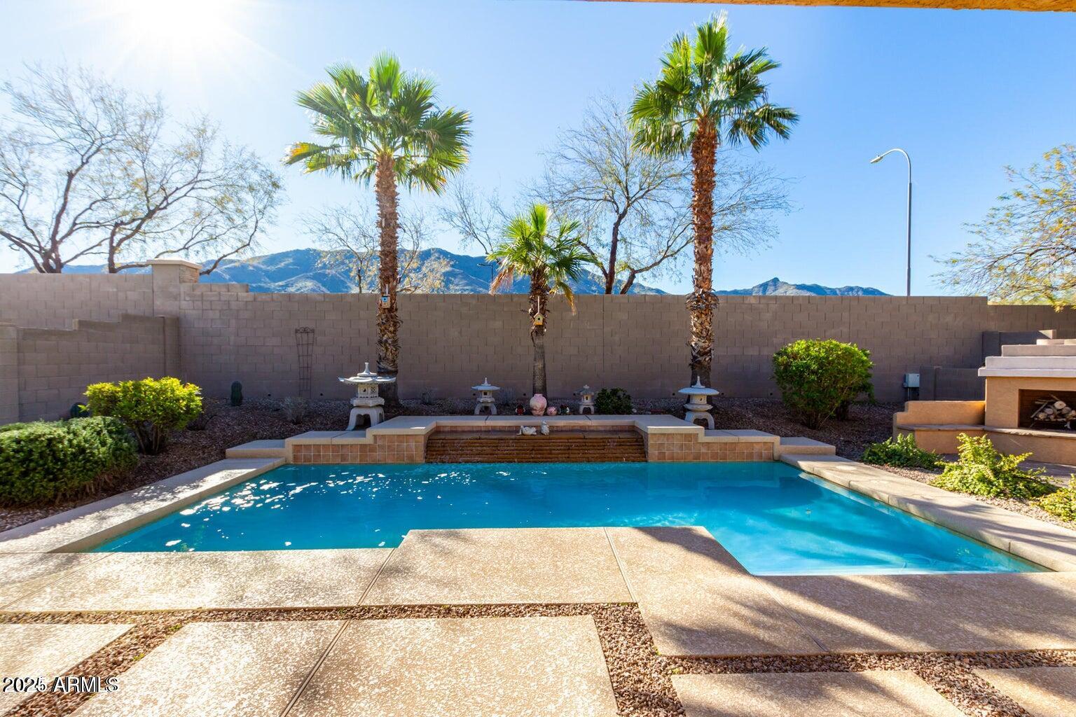 2325 W MINERAL Road