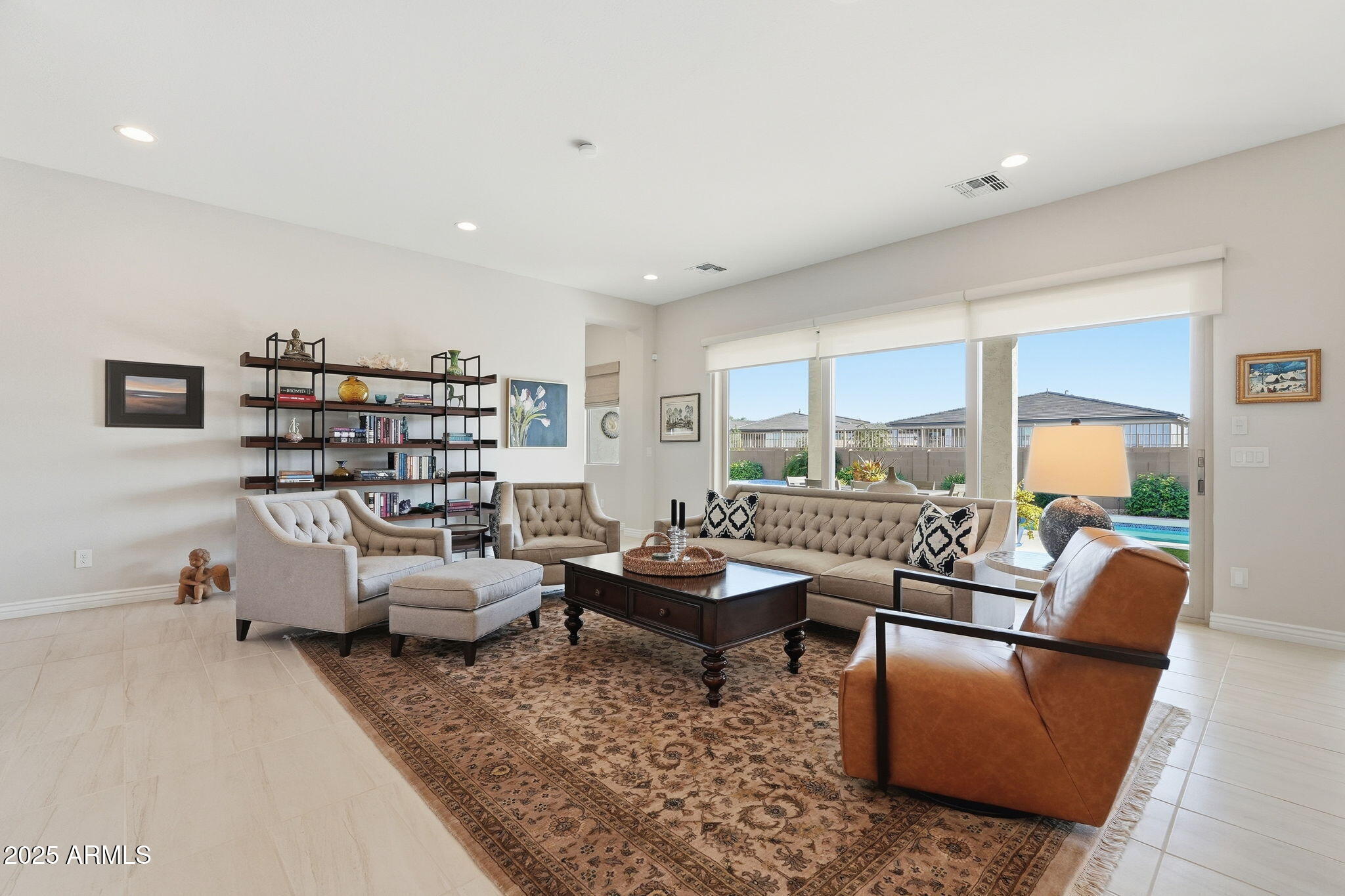 1237 W CHERRYWOOD Drive