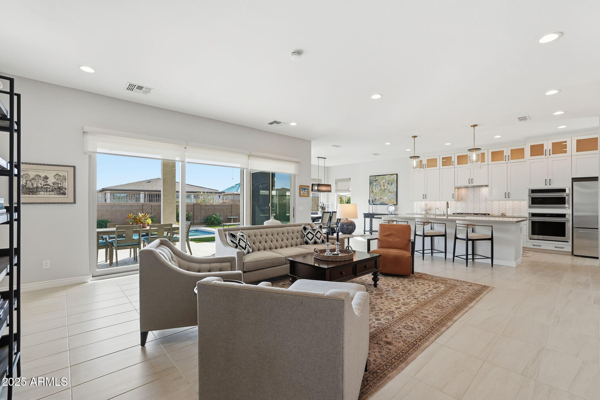 1237 W CHERRYWOOD Drive