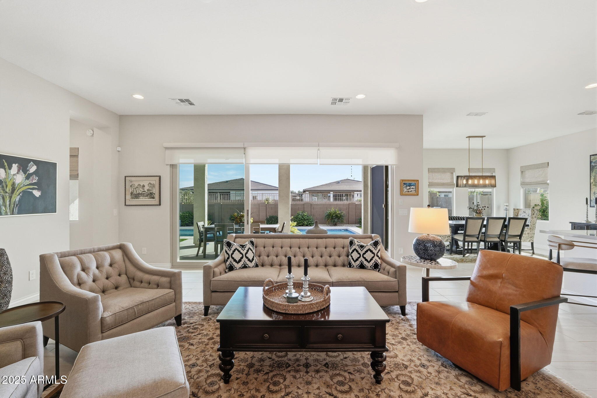 1237 W CHERRYWOOD Drive