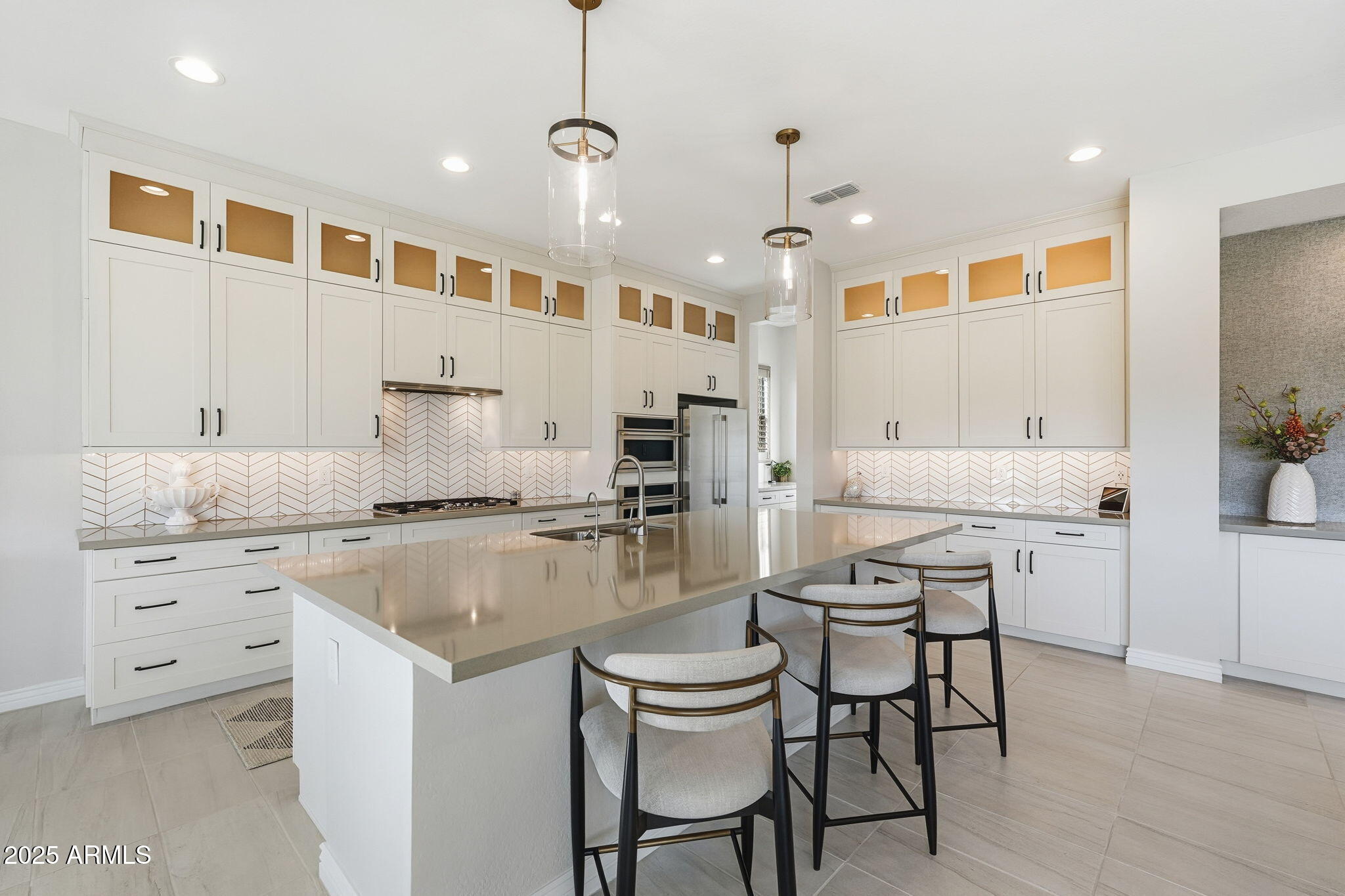 1237 W CHERRYWOOD Drive