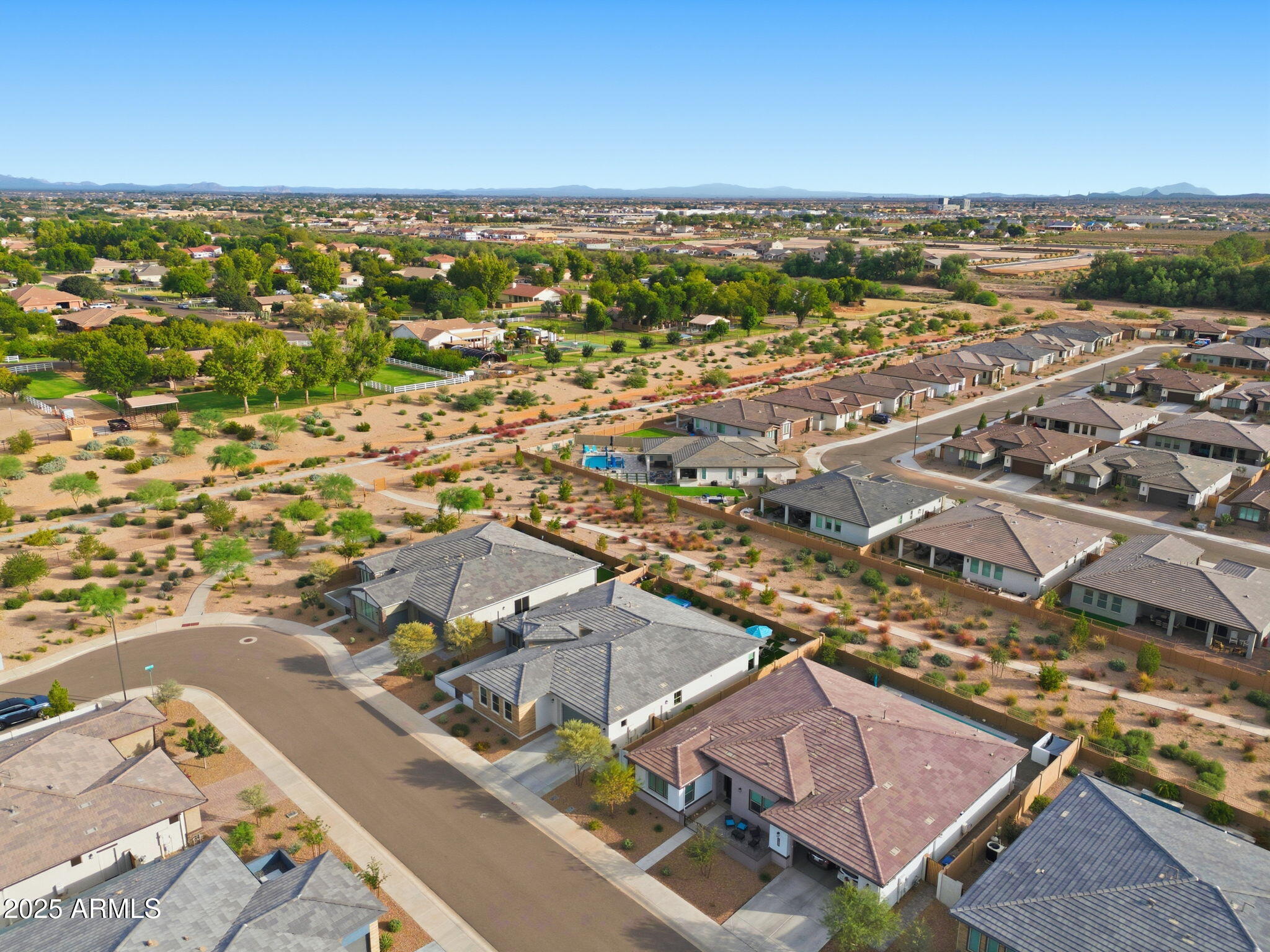 1237 W CHERRYWOOD Drive