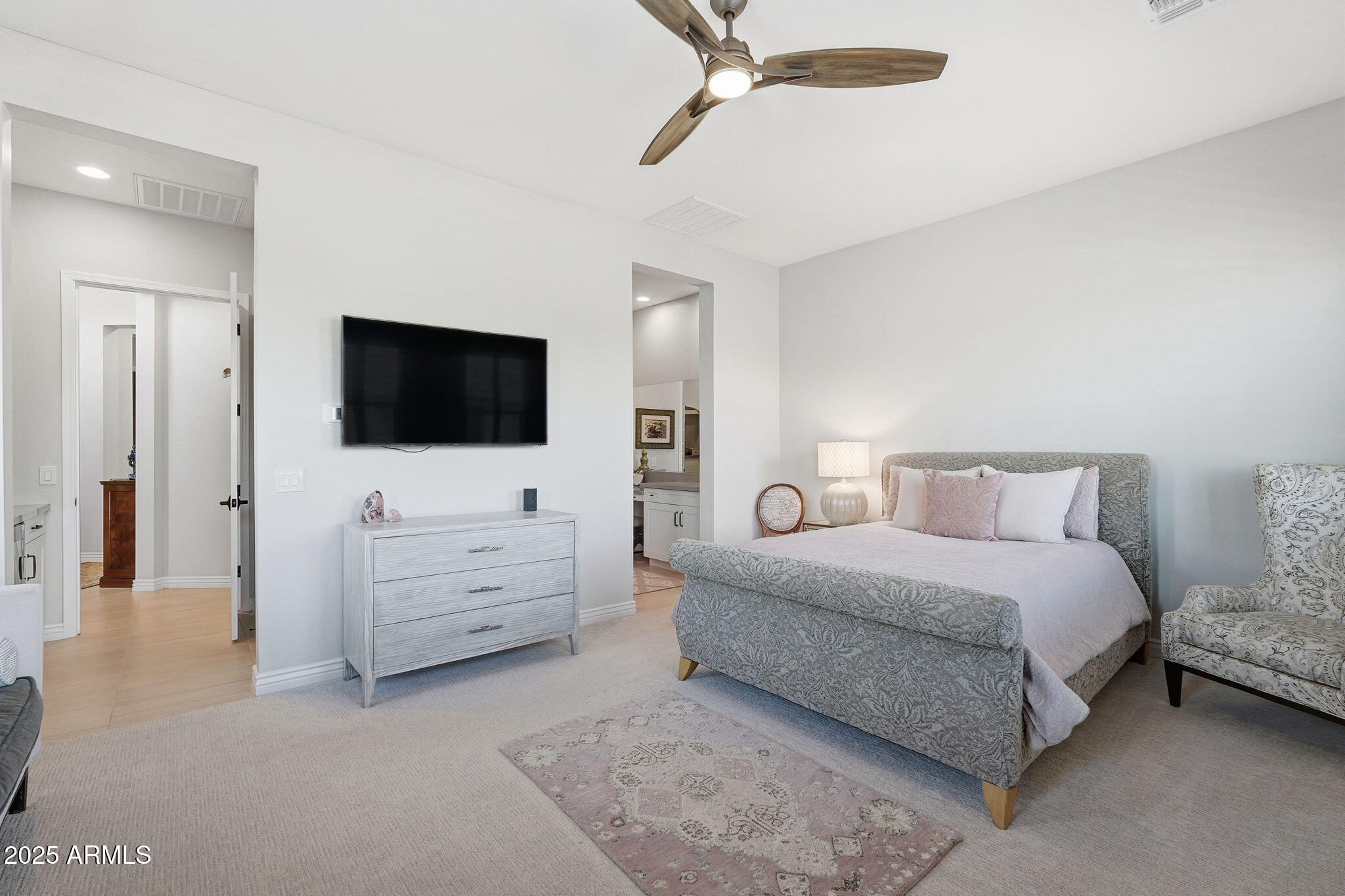 1237 W CHERRYWOOD Drive