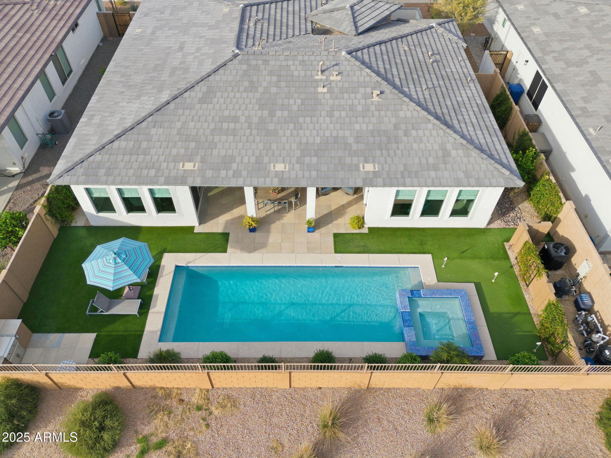 1237 W CHERRYWOOD Drive