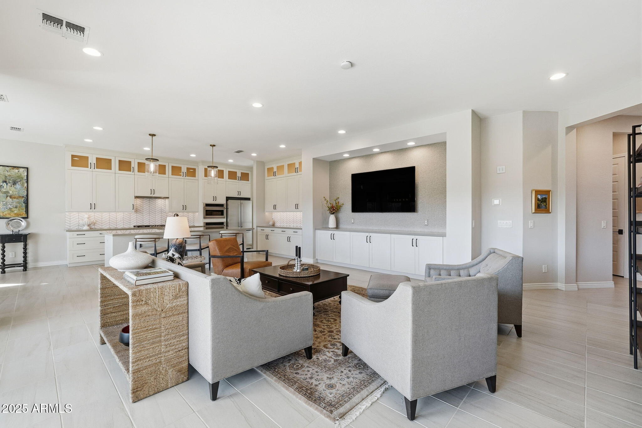 1237 W CHERRYWOOD Drive
