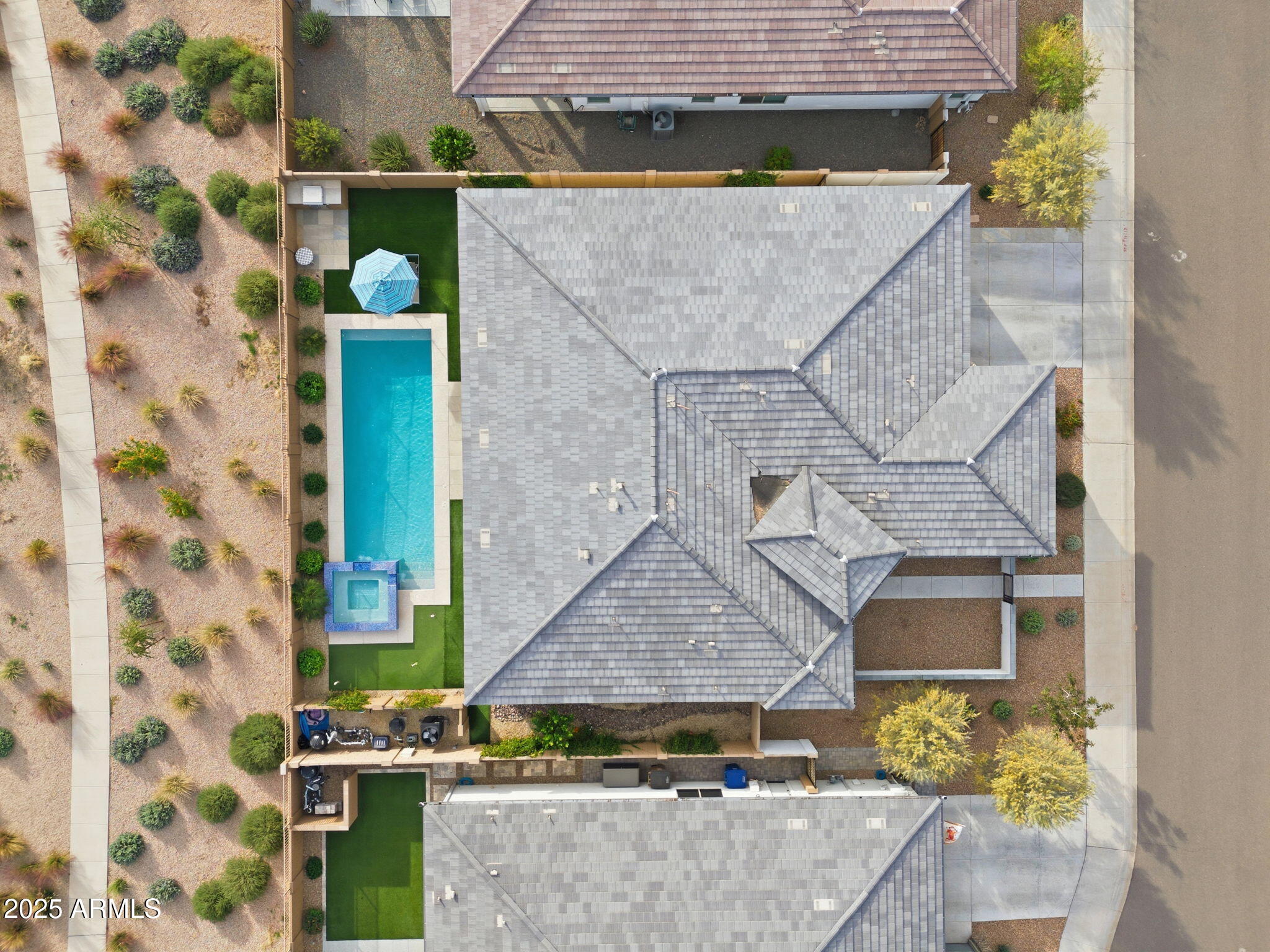1237 W CHERRYWOOD Drive