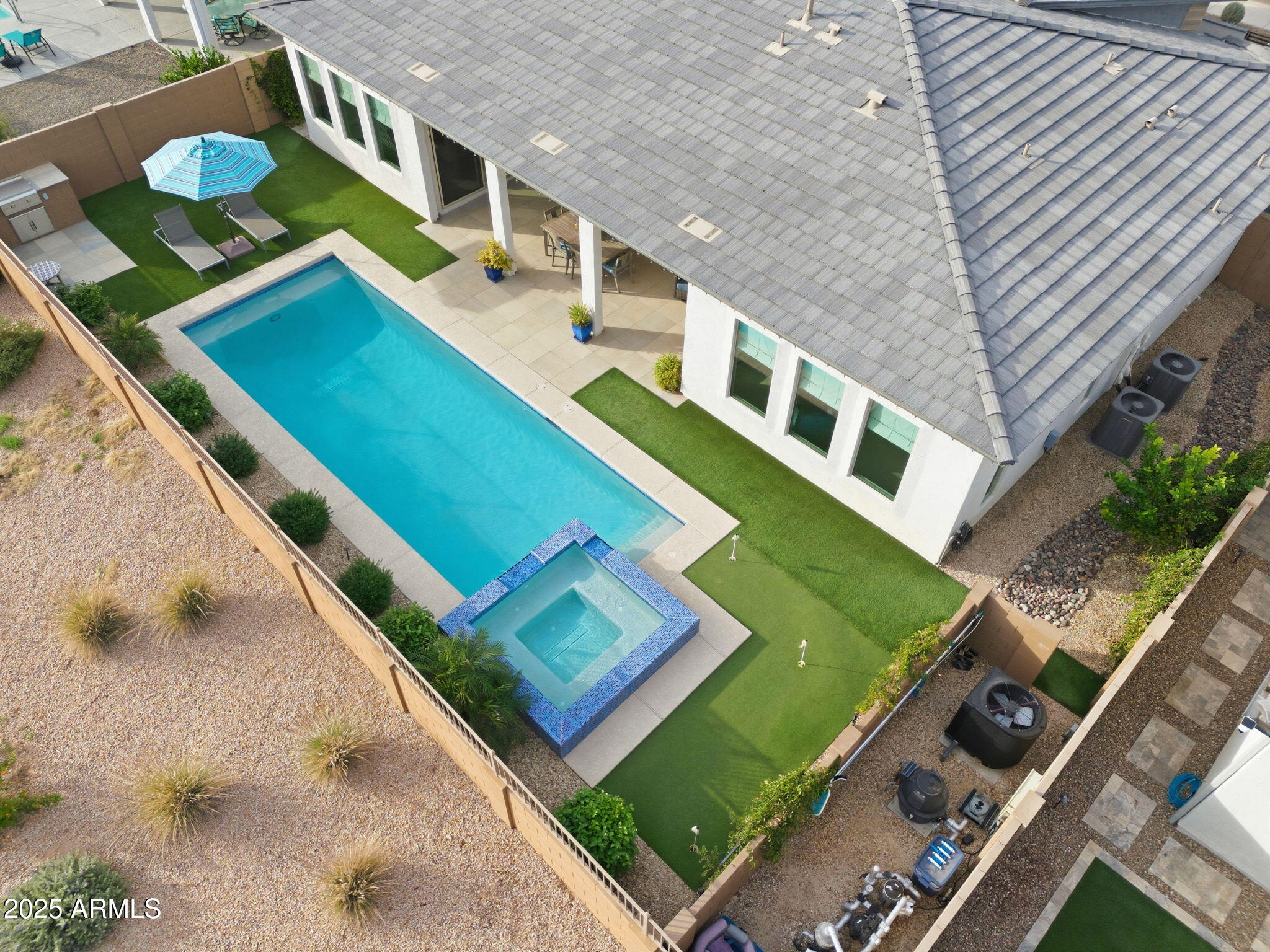 1237 W CHERRYWOOD Drive