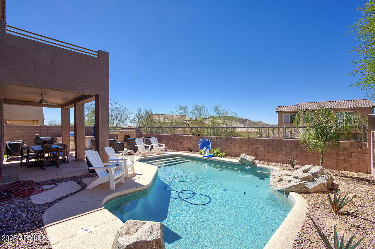 3564 N TUSCANY