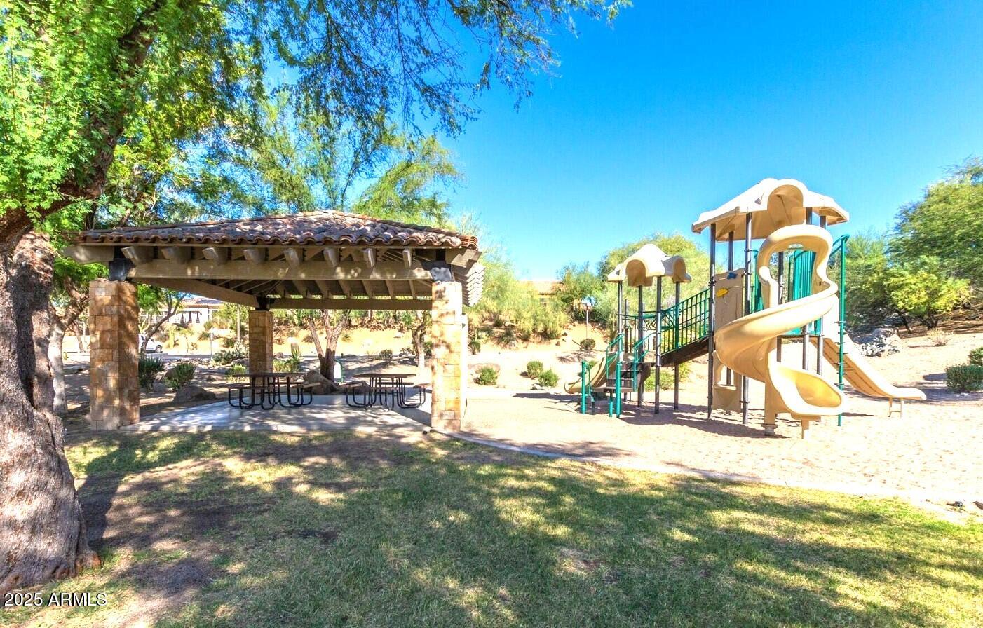 3564 N TUSCANY