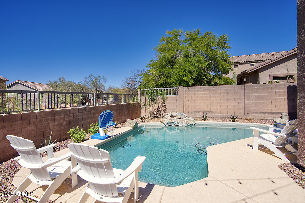 3564 N TUSCANY