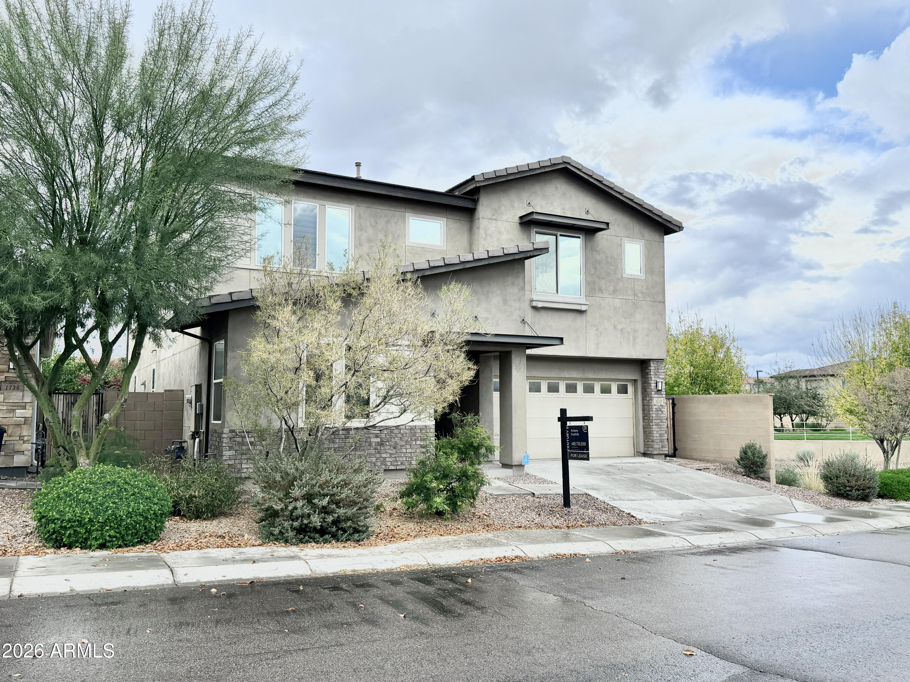 1732 W Myrna Lane