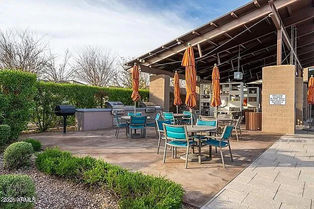 1732 W Myrna Lane