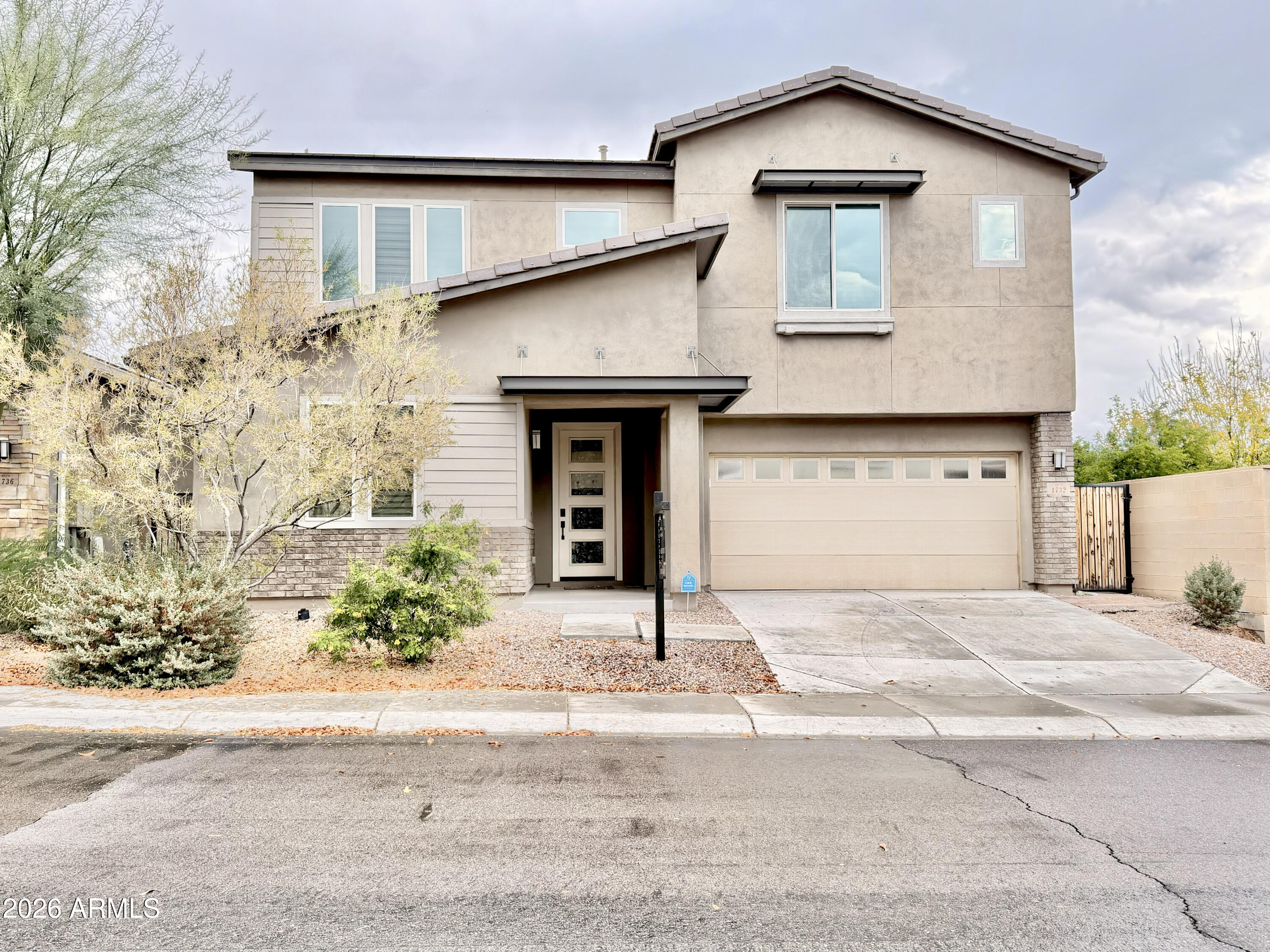 1732 W Myrna Lane