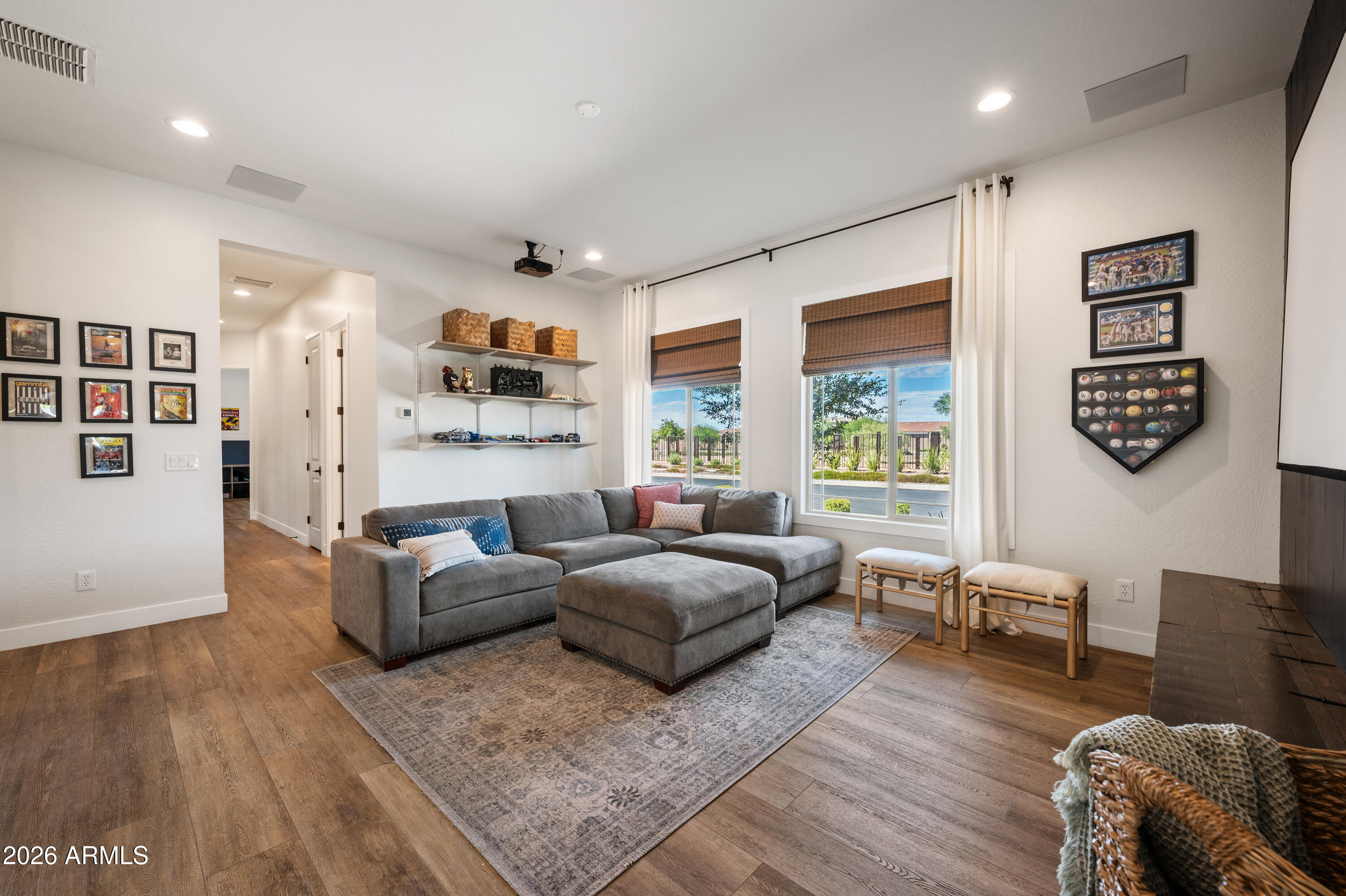 5209 S VEGAS