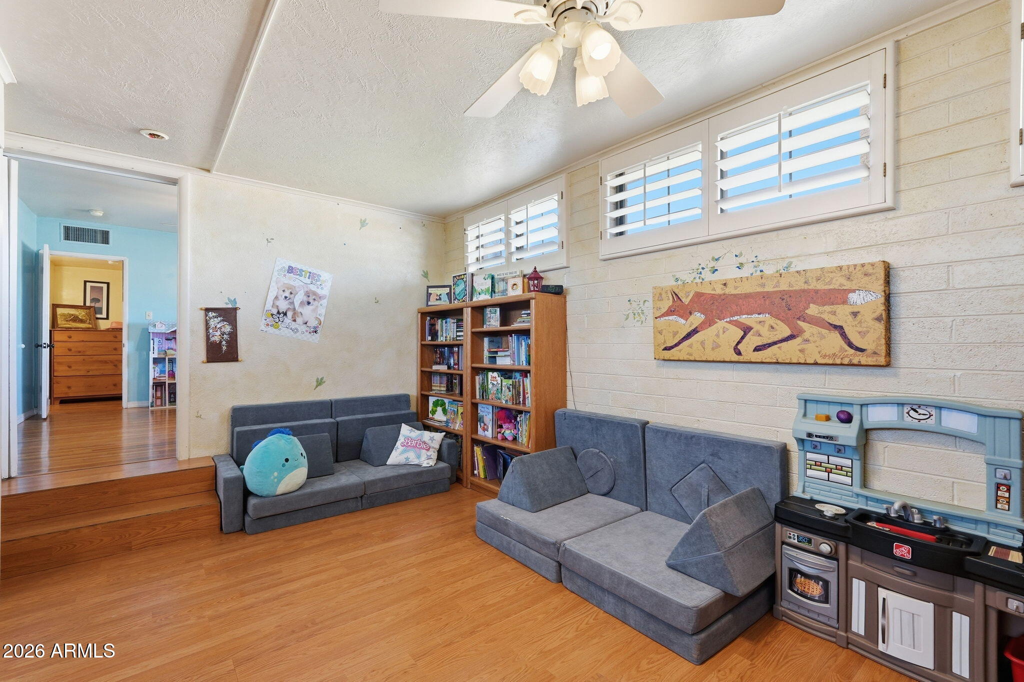 928 N BROWN Avenue