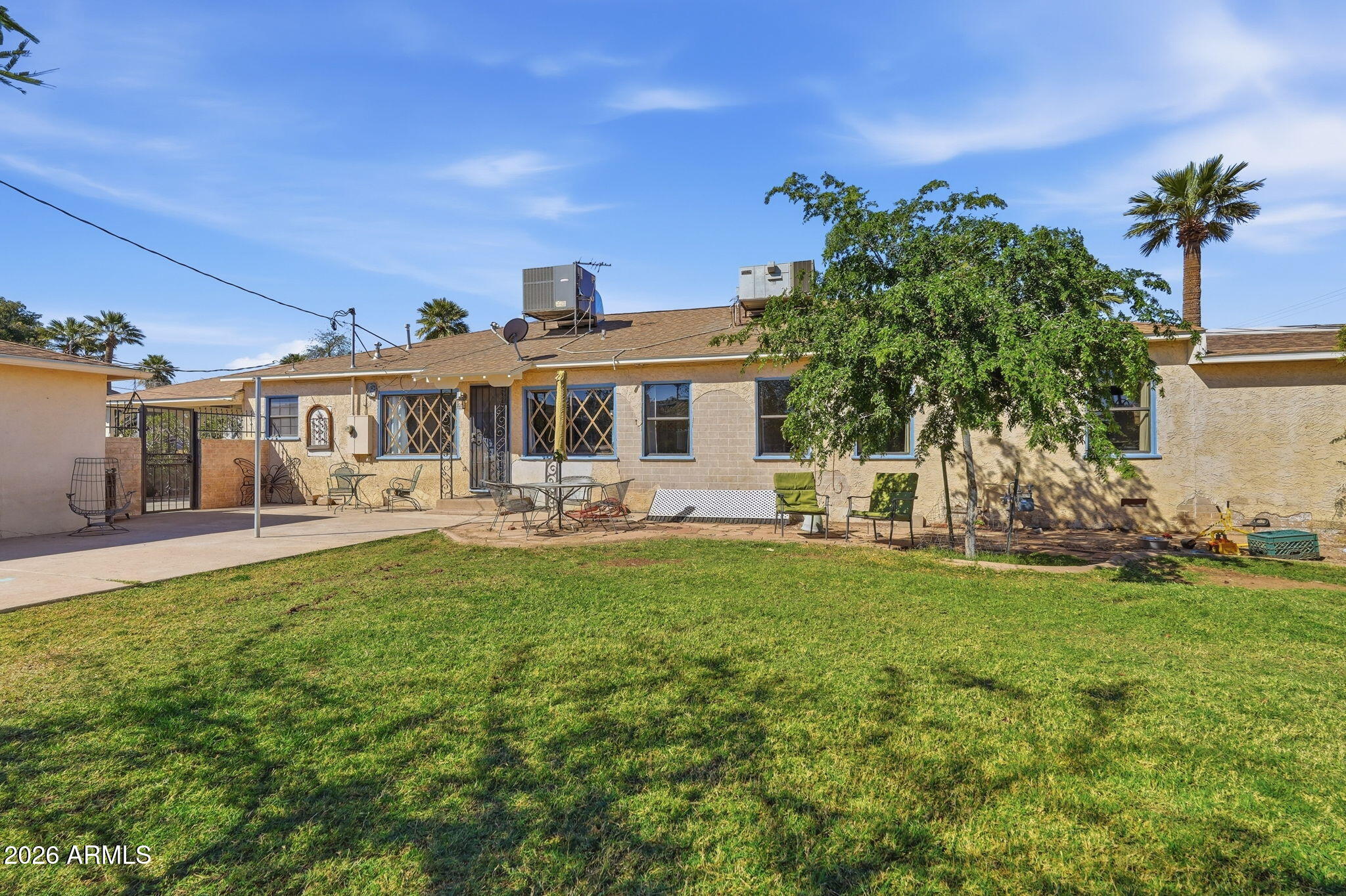928 N BROWN Avenue