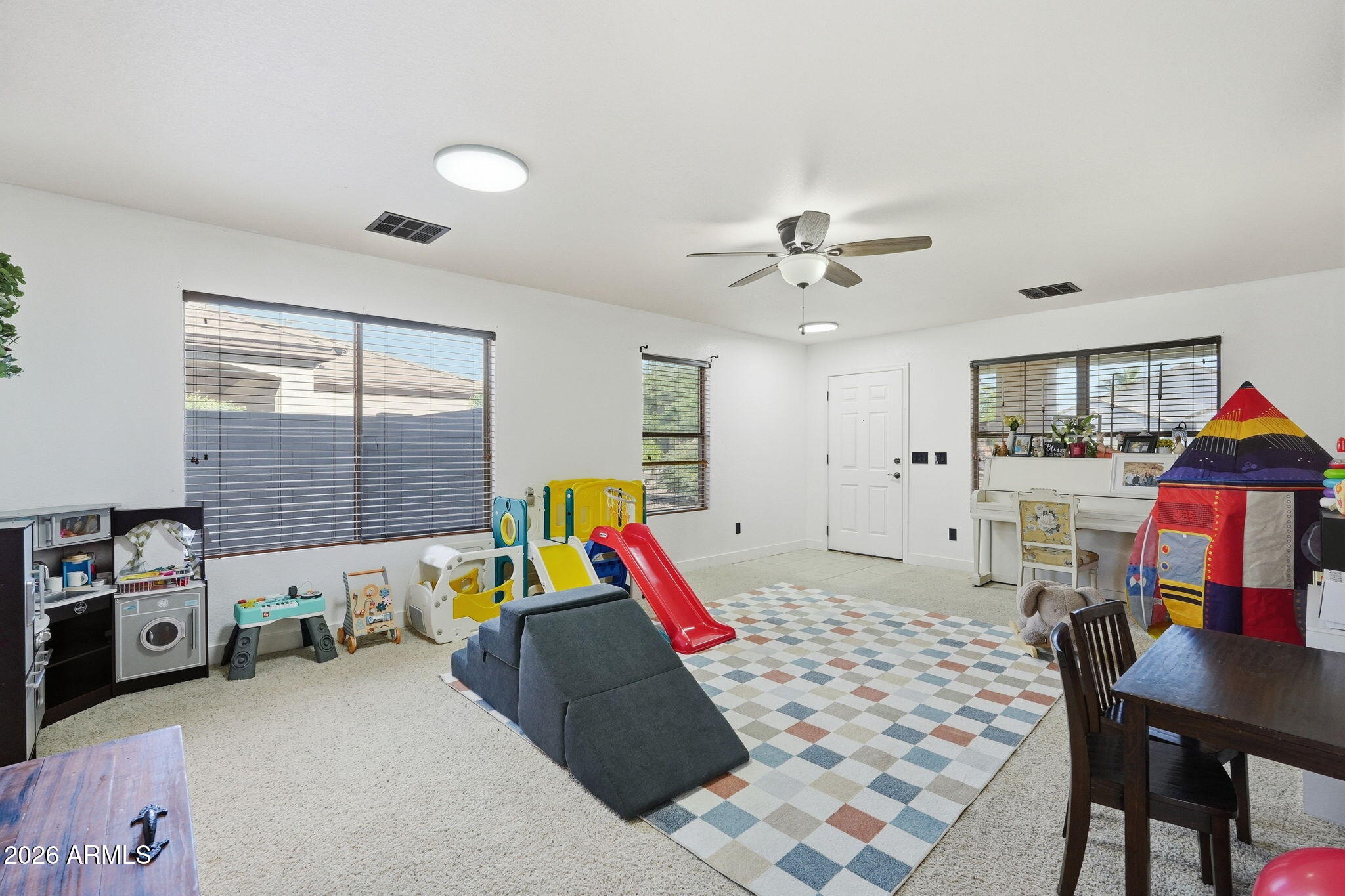 2985 W GOLDMINE MOUNTAIN Drive
