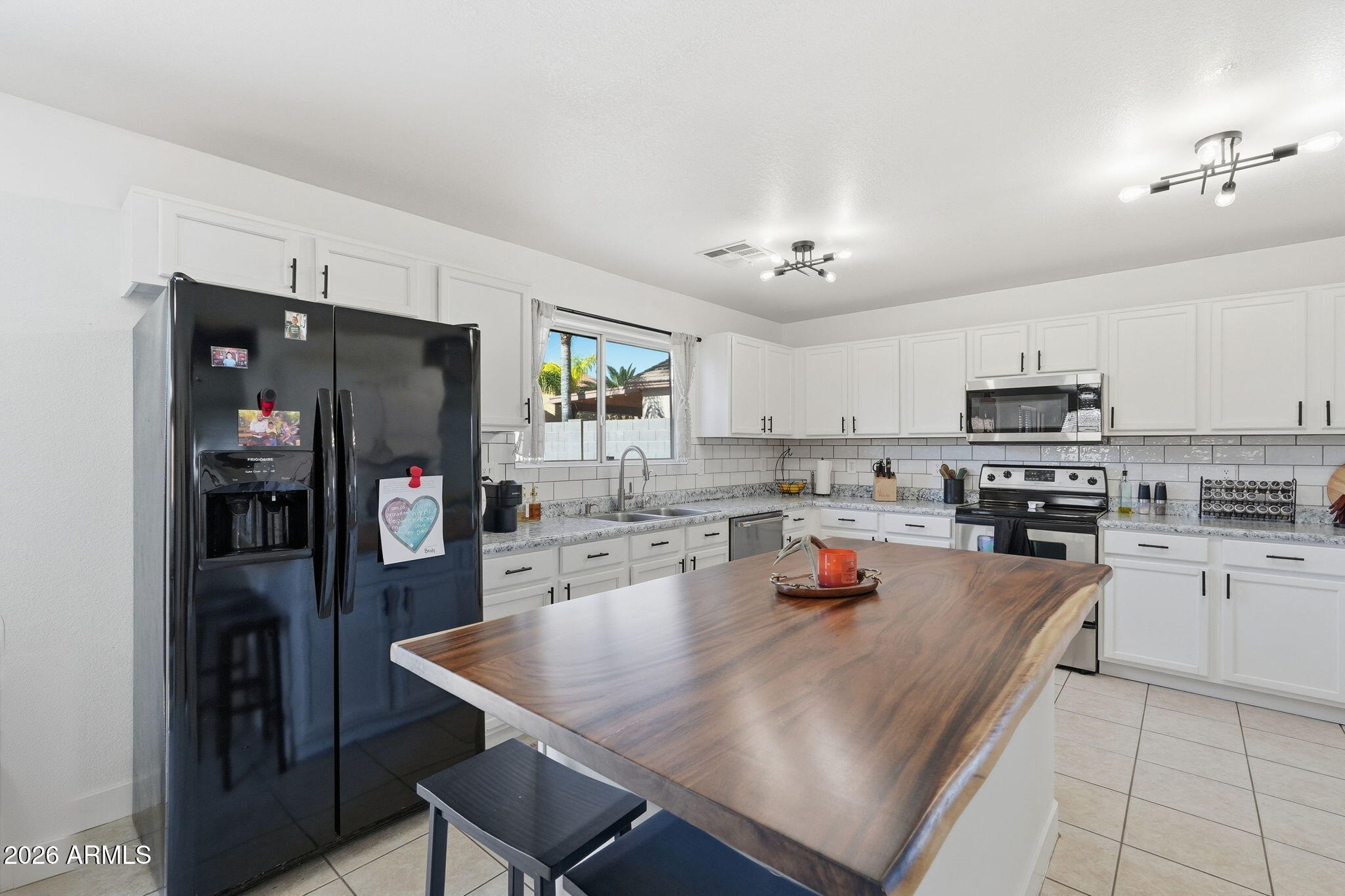 2985 W GOLDMINE MOUNTAIN Drive