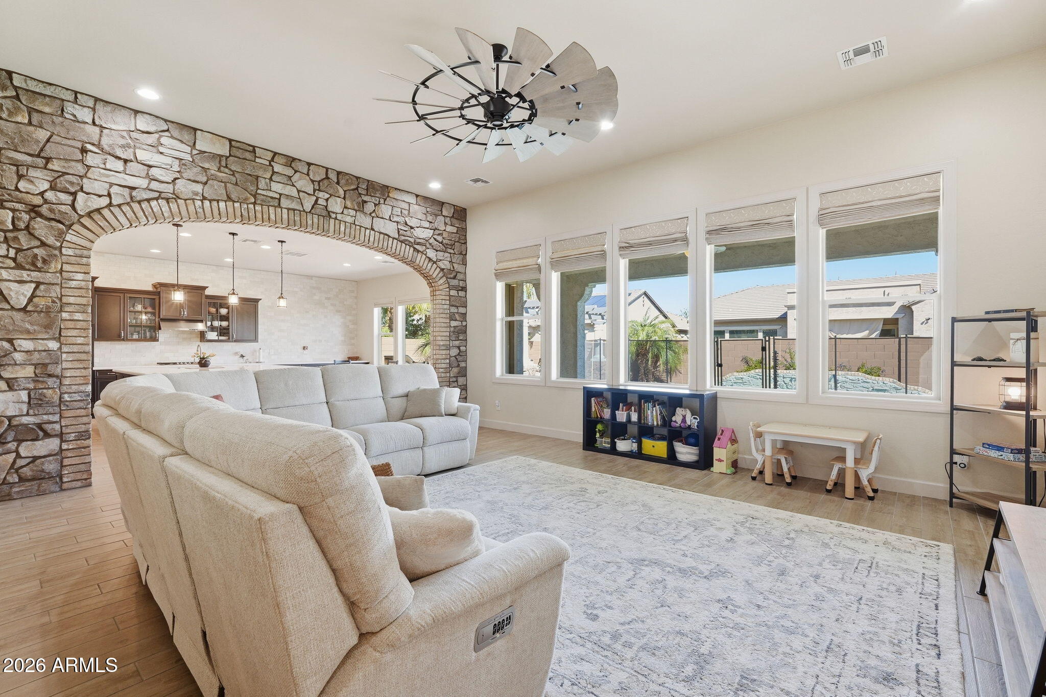 22300 E QUINTERO Road