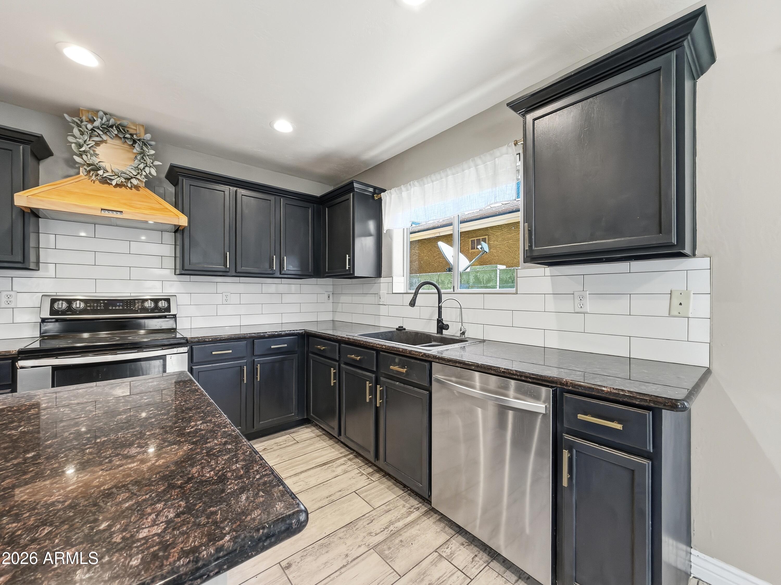 4541 W FEDERAL Way