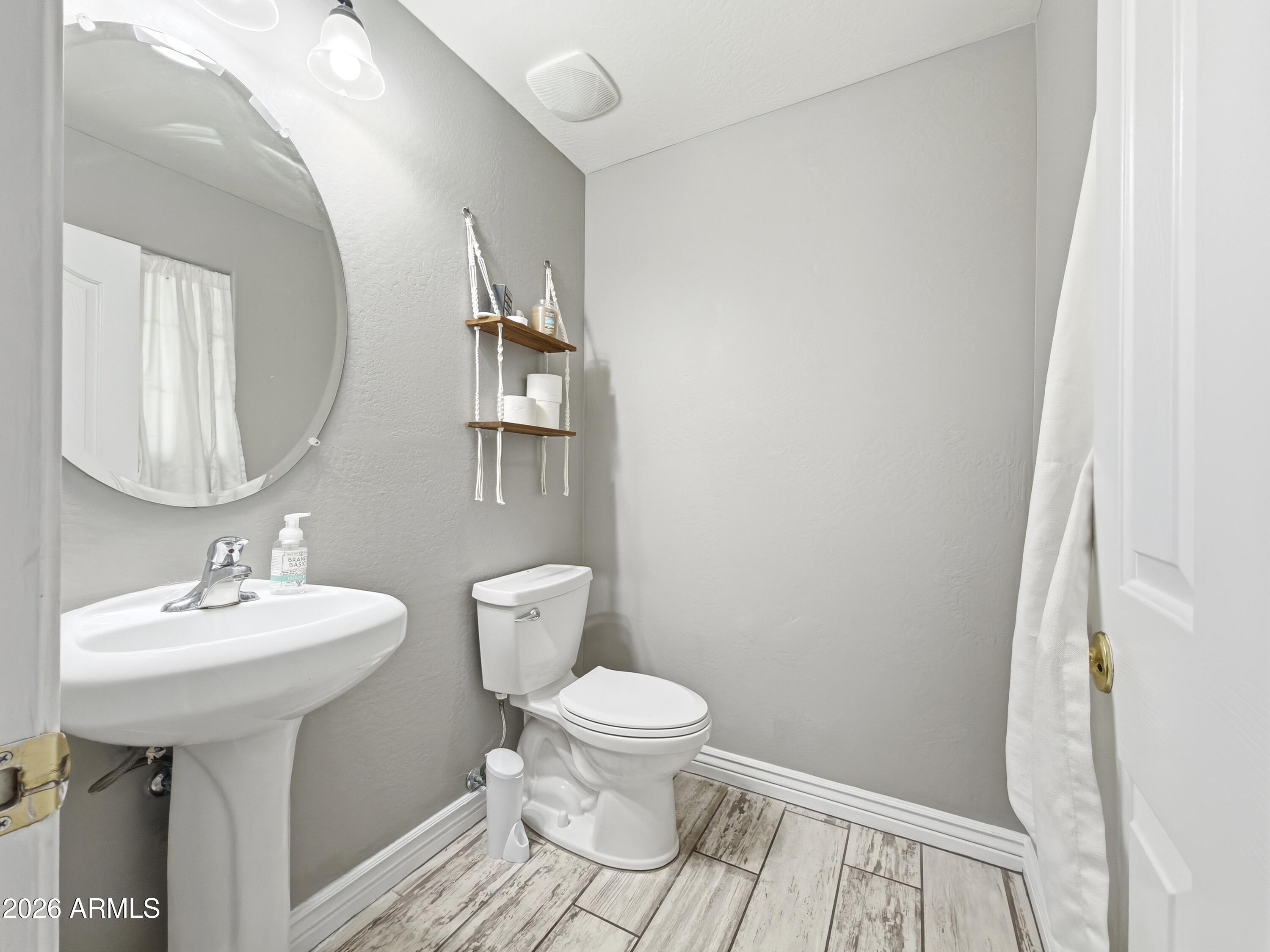 4541 W FEDERAL Way