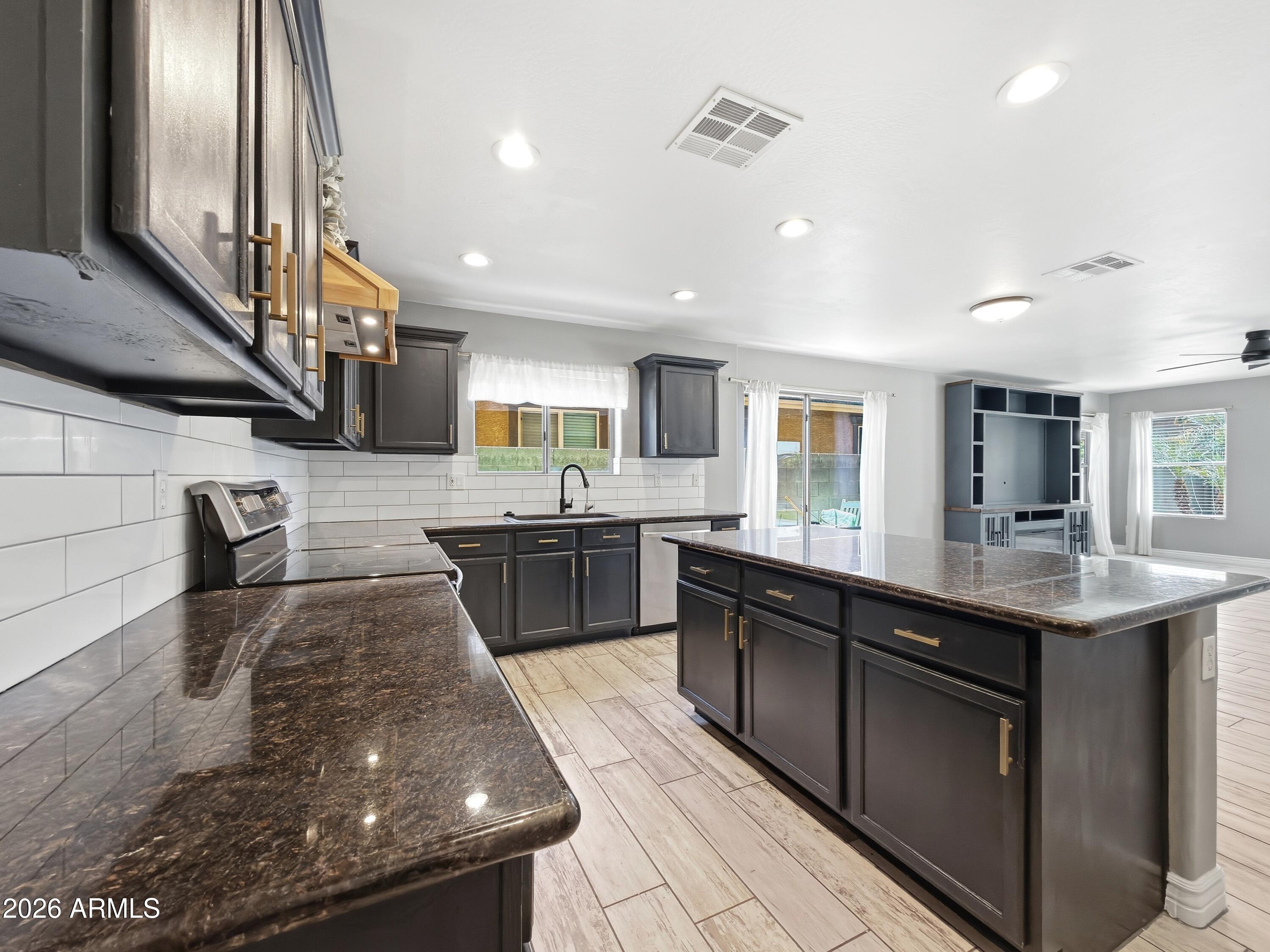 4541 W FEDERAL Way