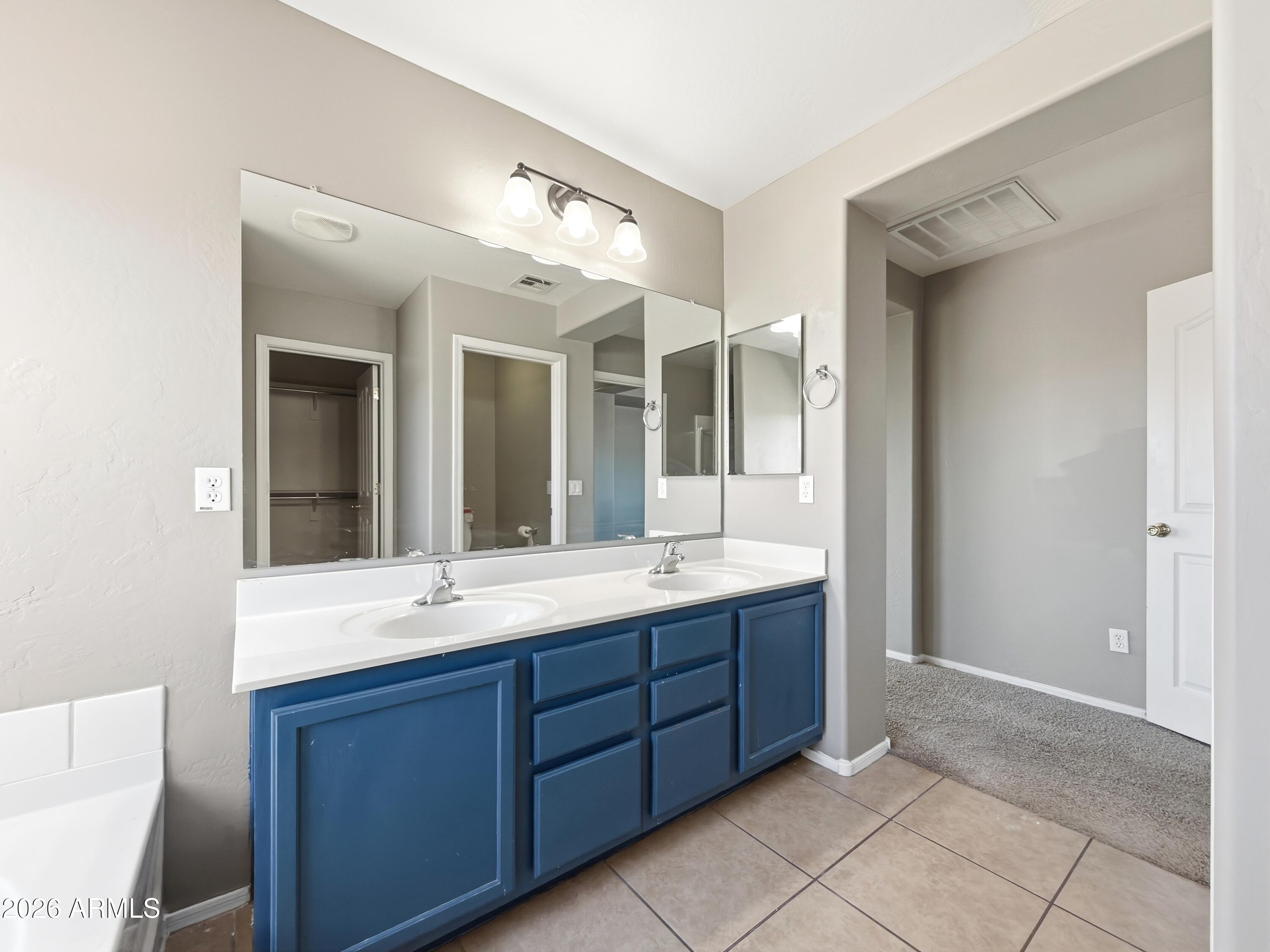 4541 W FEDERAL Way