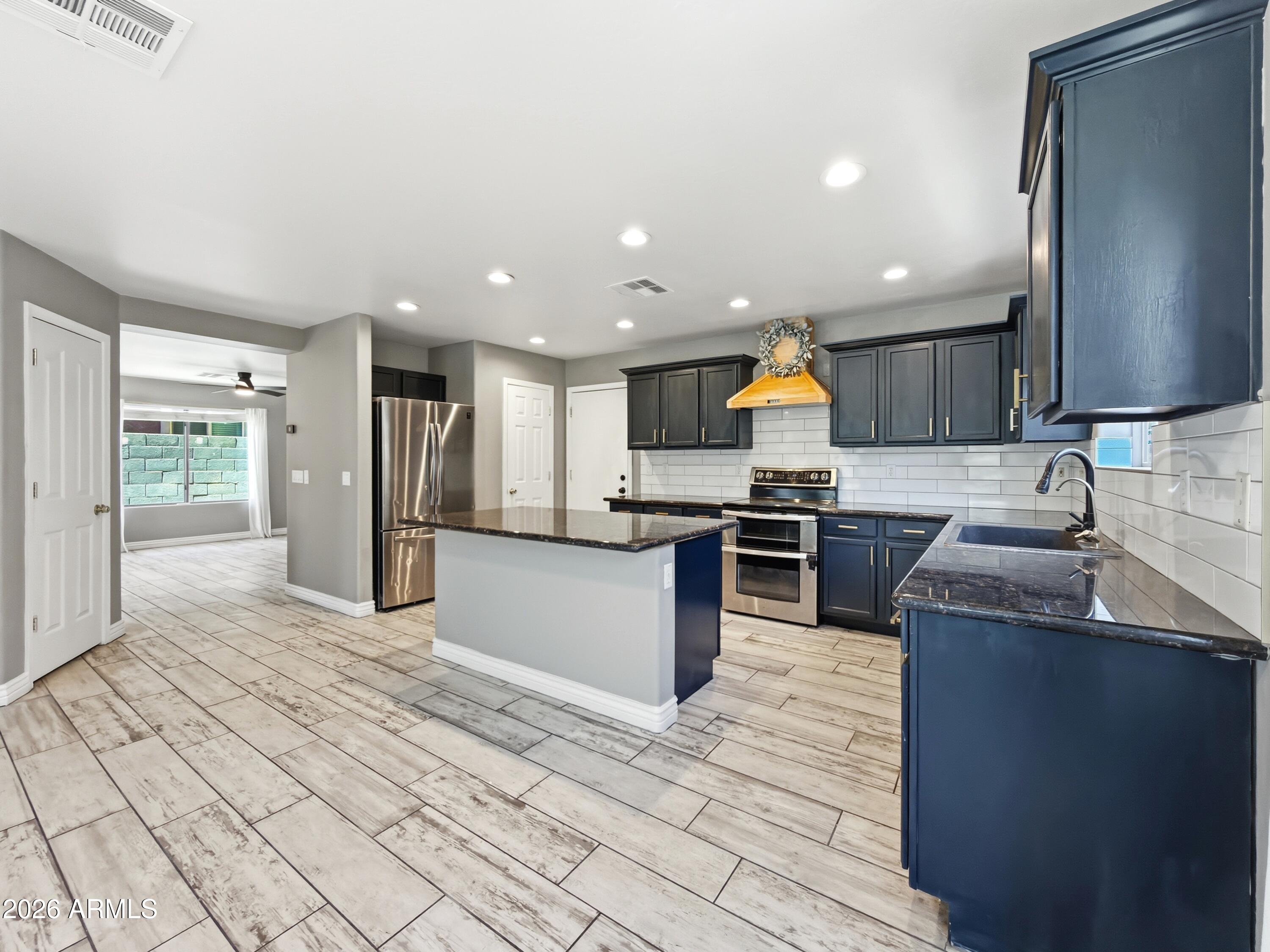 4541 W FEDERAL Way