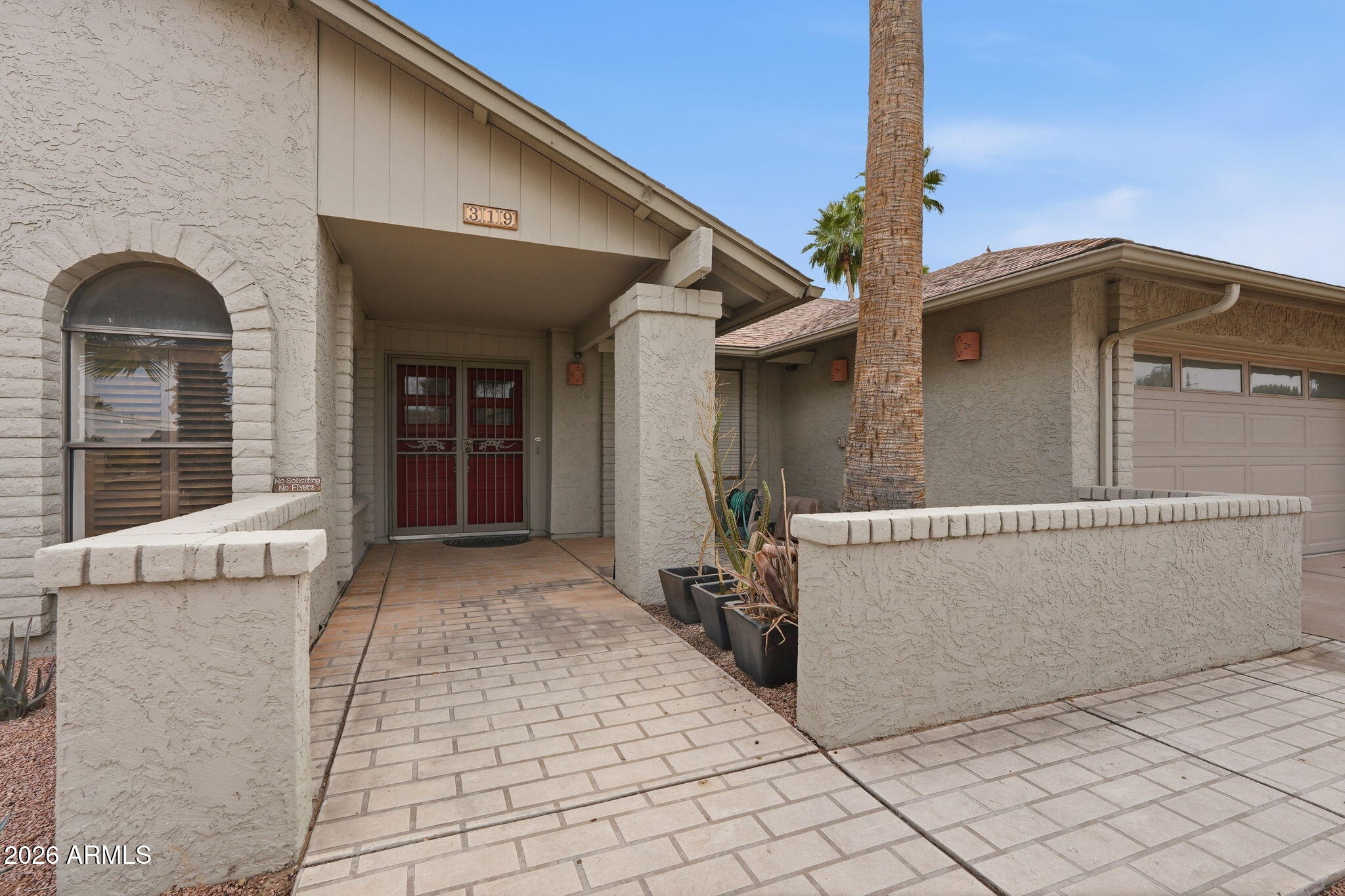 319 E HACKAMORE Street