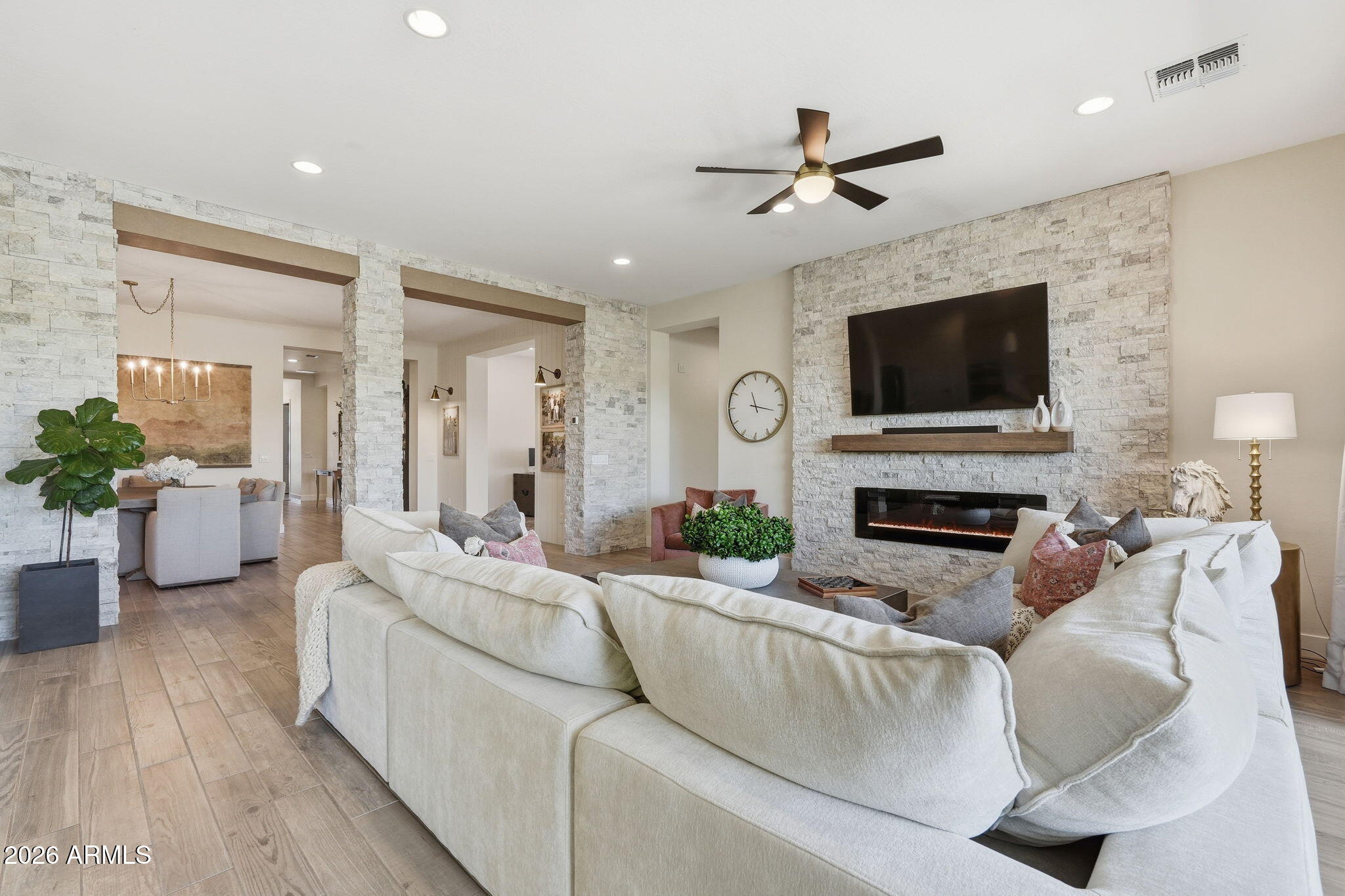 5637 S DEL RANCHO