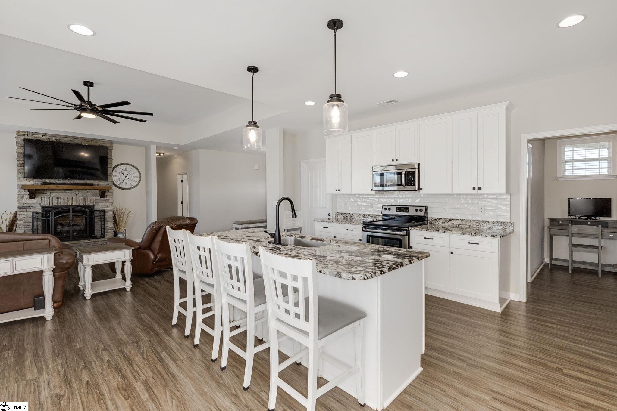 110 S Stallion Drive