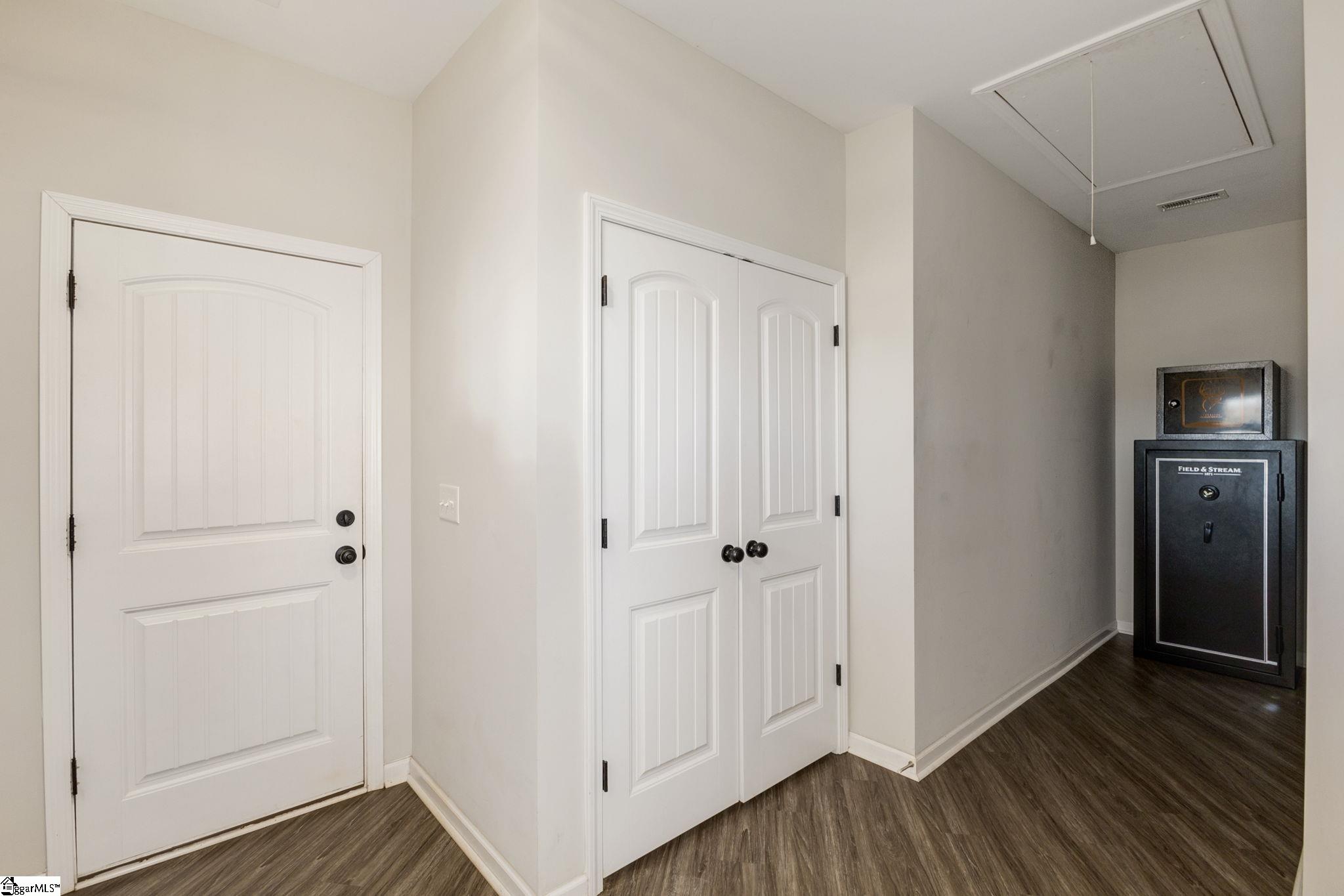 110 S Stallion Drive