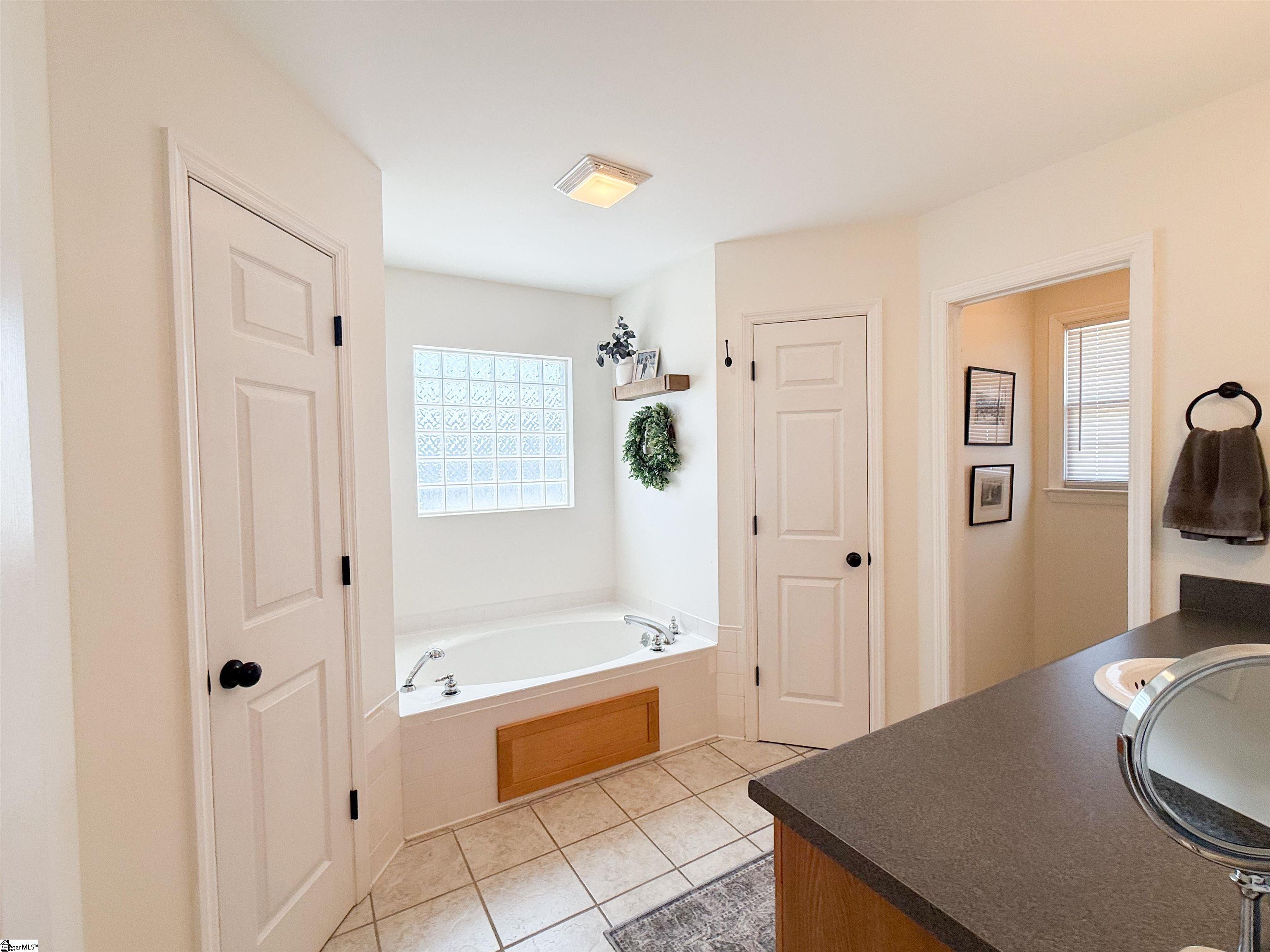 6050 Cross Anchor Road