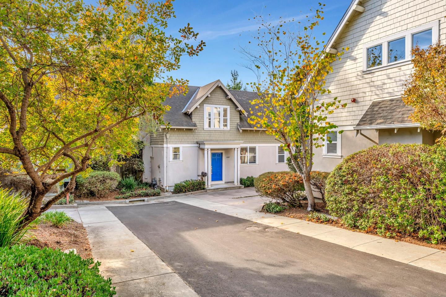 202 Roosevelt TER
