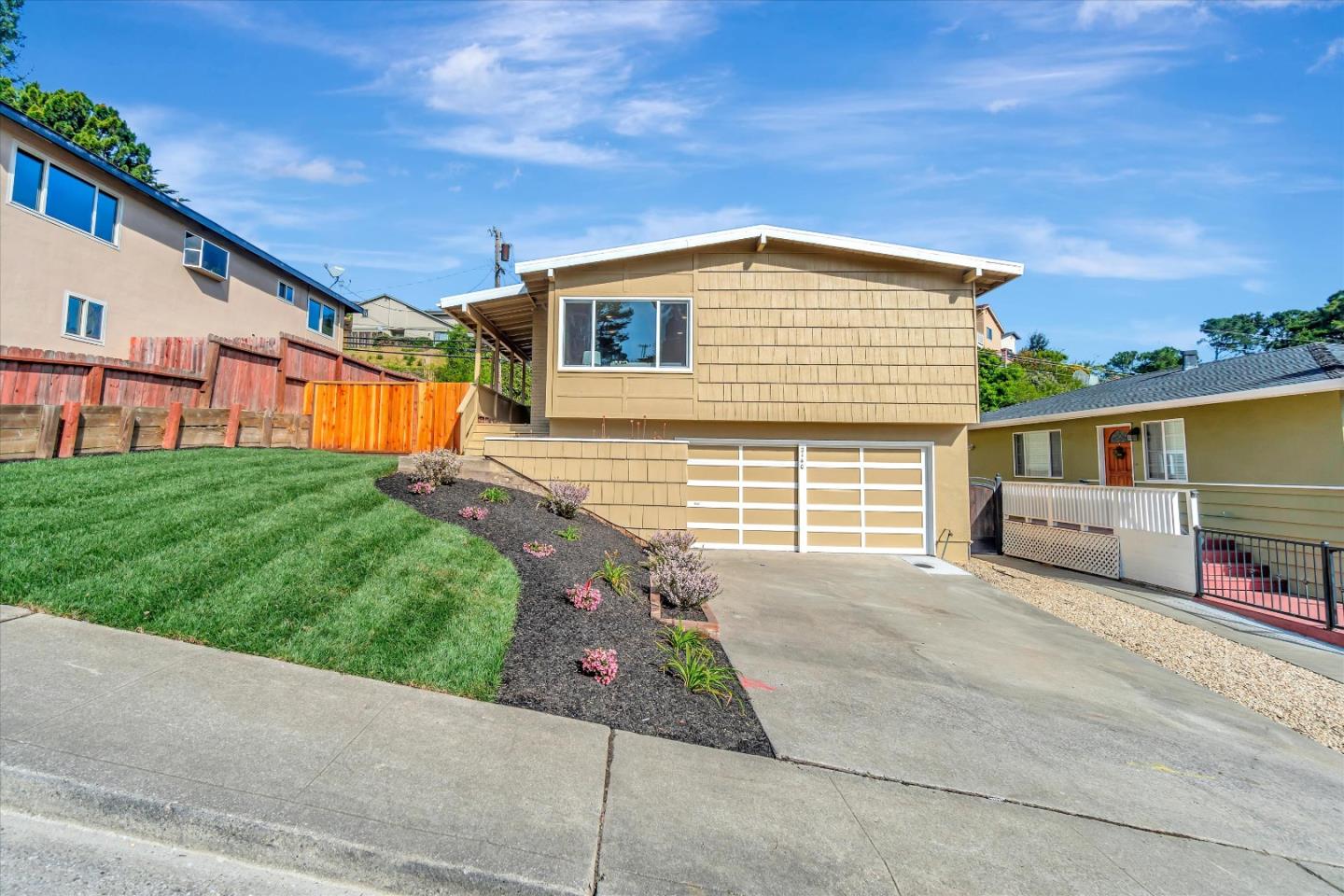 2140 Valleywood DR