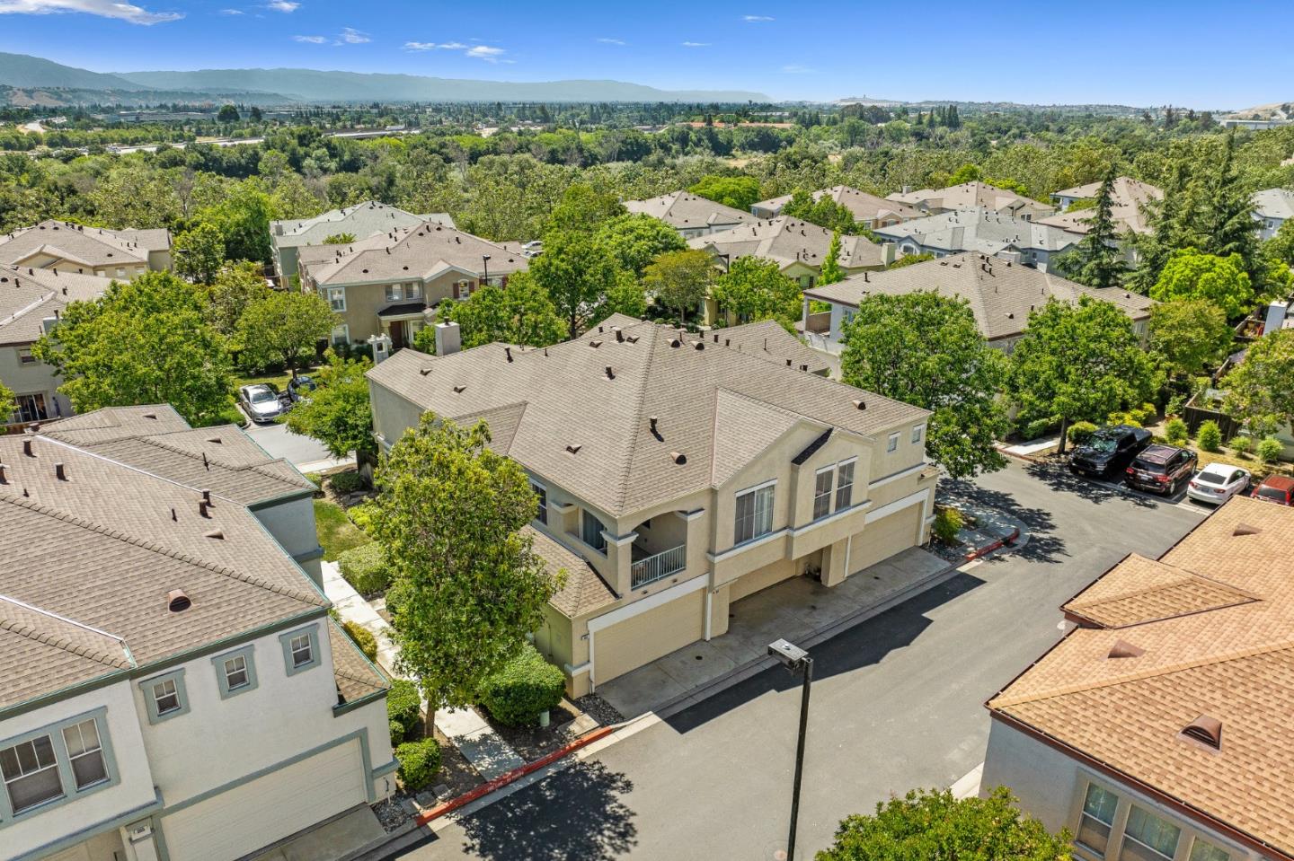 854 Brea LN
