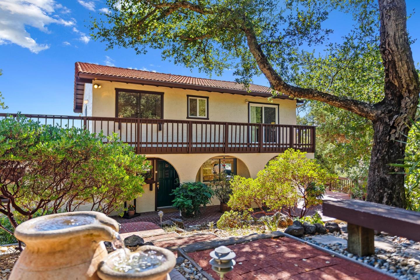 1375 Weston Ridge RD