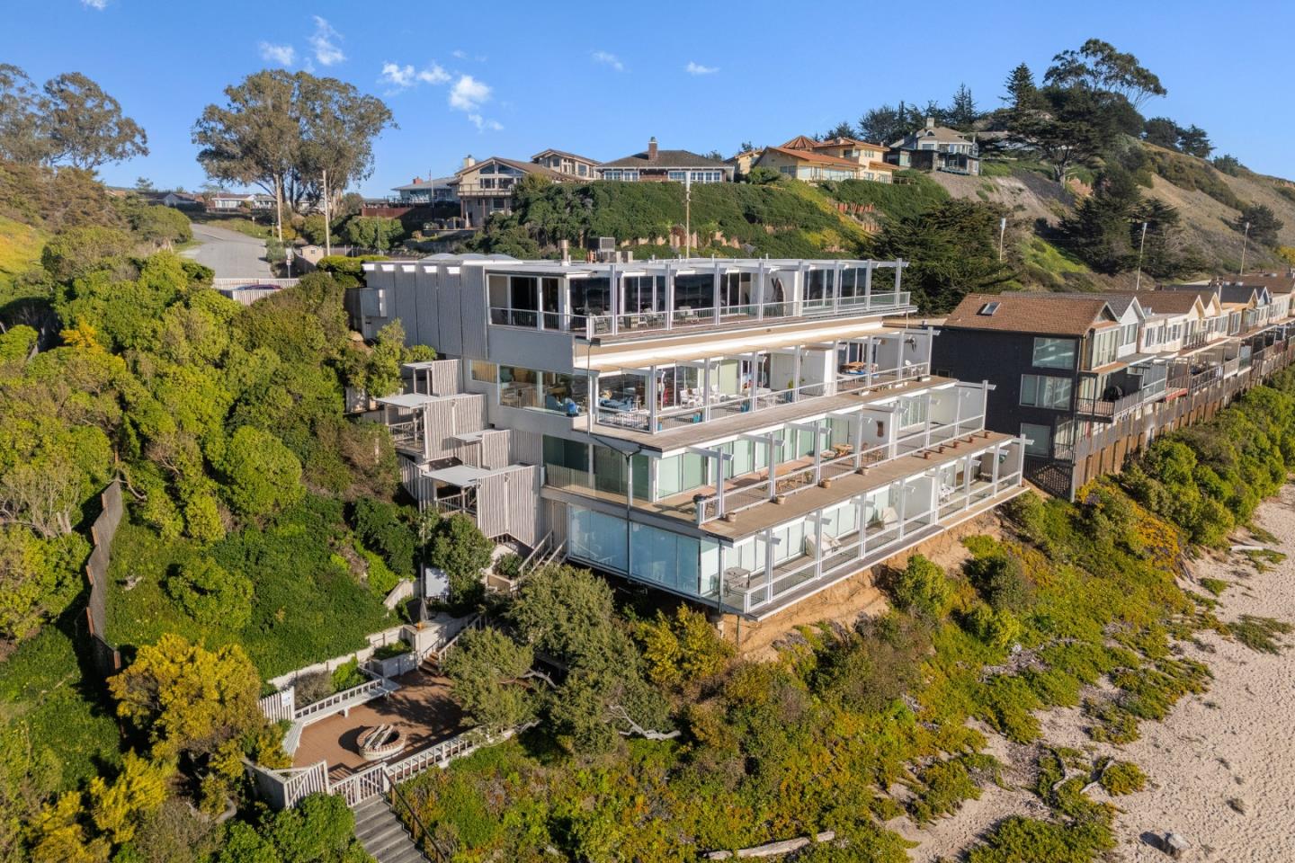 300 Oceanview DR 401