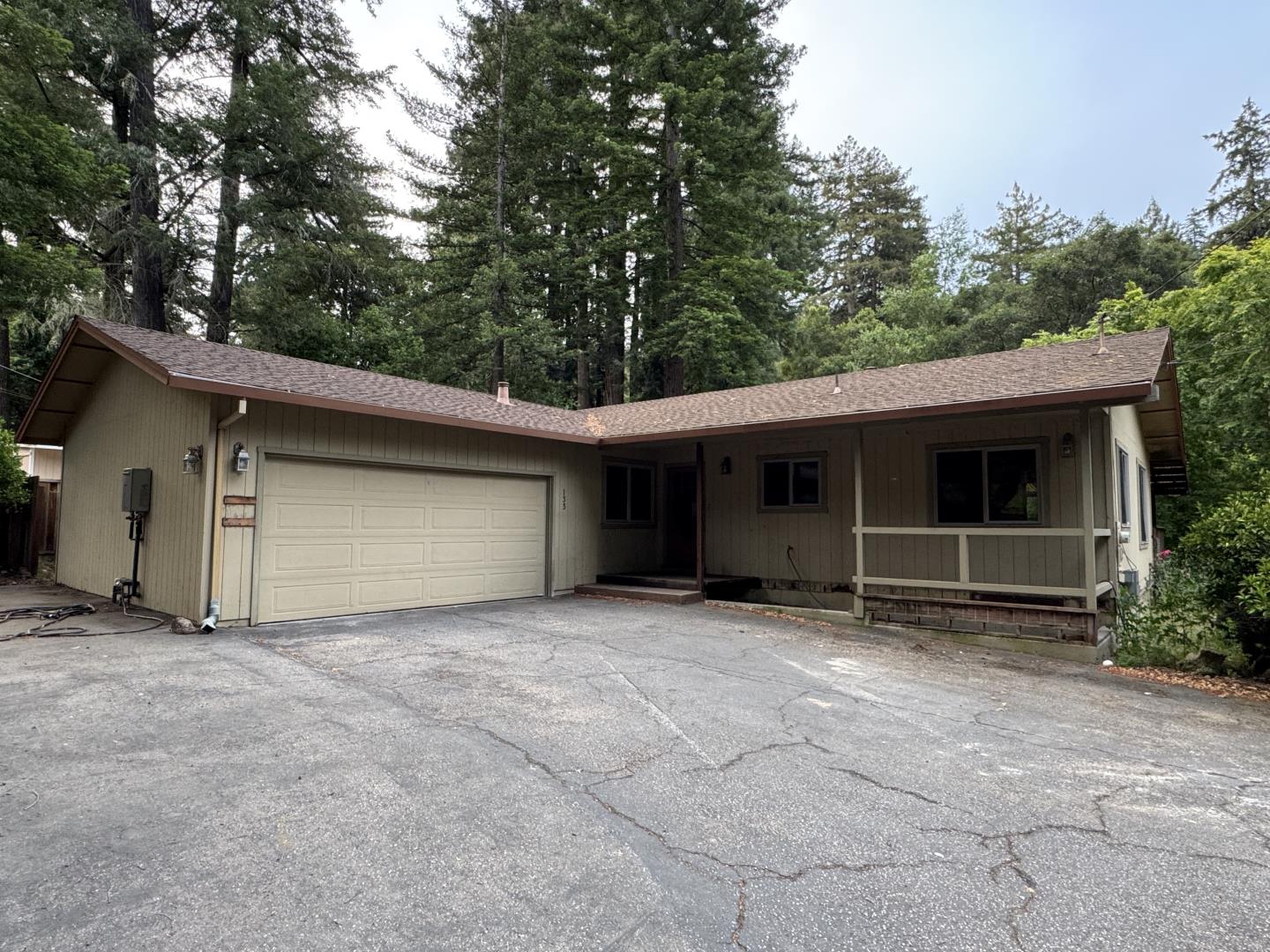 133 Lanktree LN