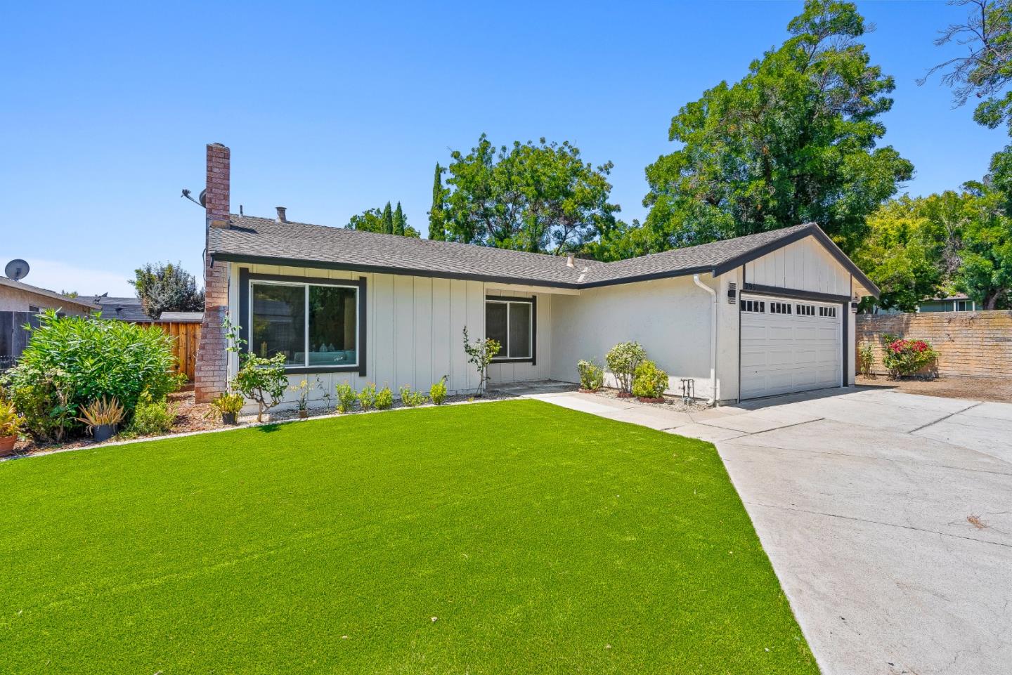 295 Esmeralda Court