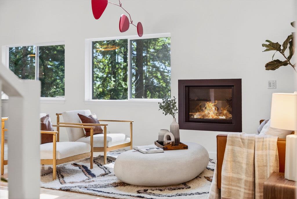 1370 El Solyo Heights Drive