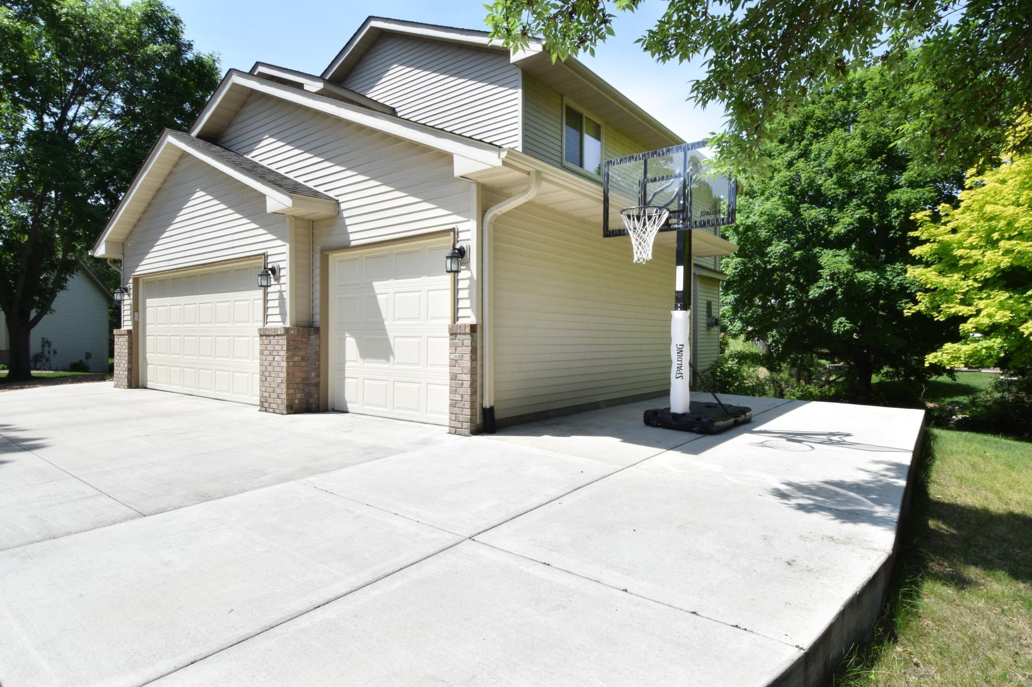 11146 Hillsboro Court