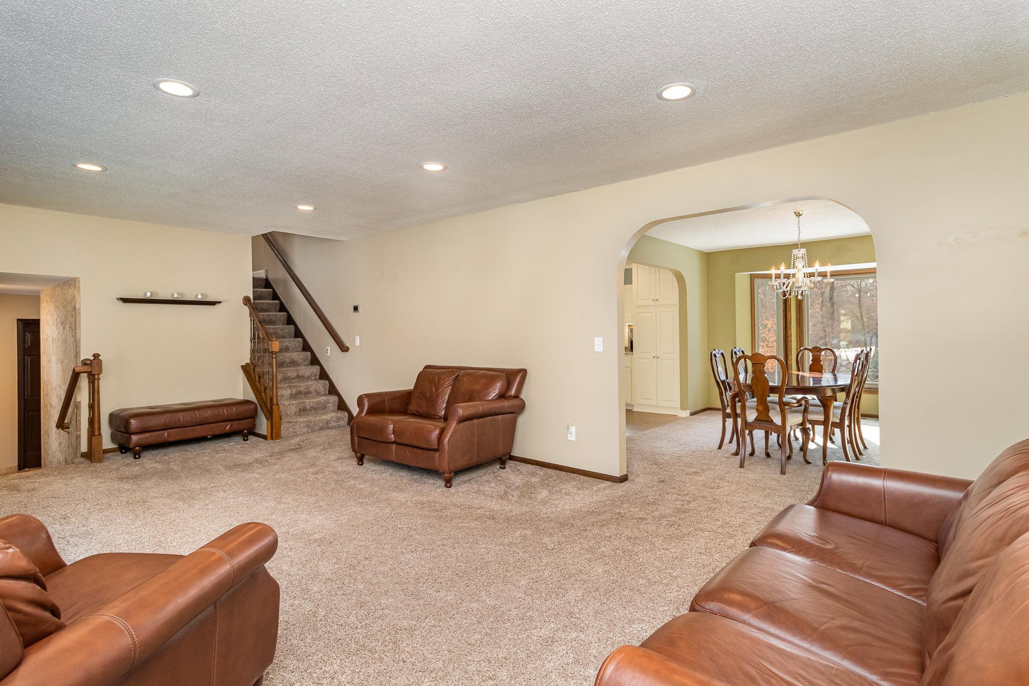 11404 Knollwood Court NE