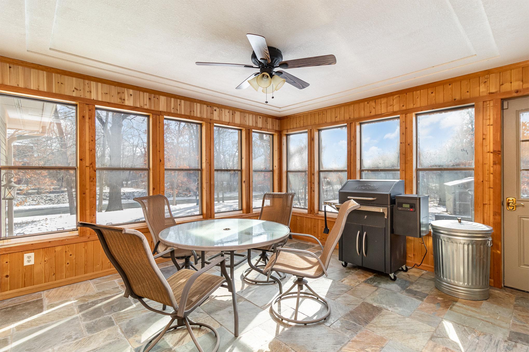 11404 Knollwood Court NE