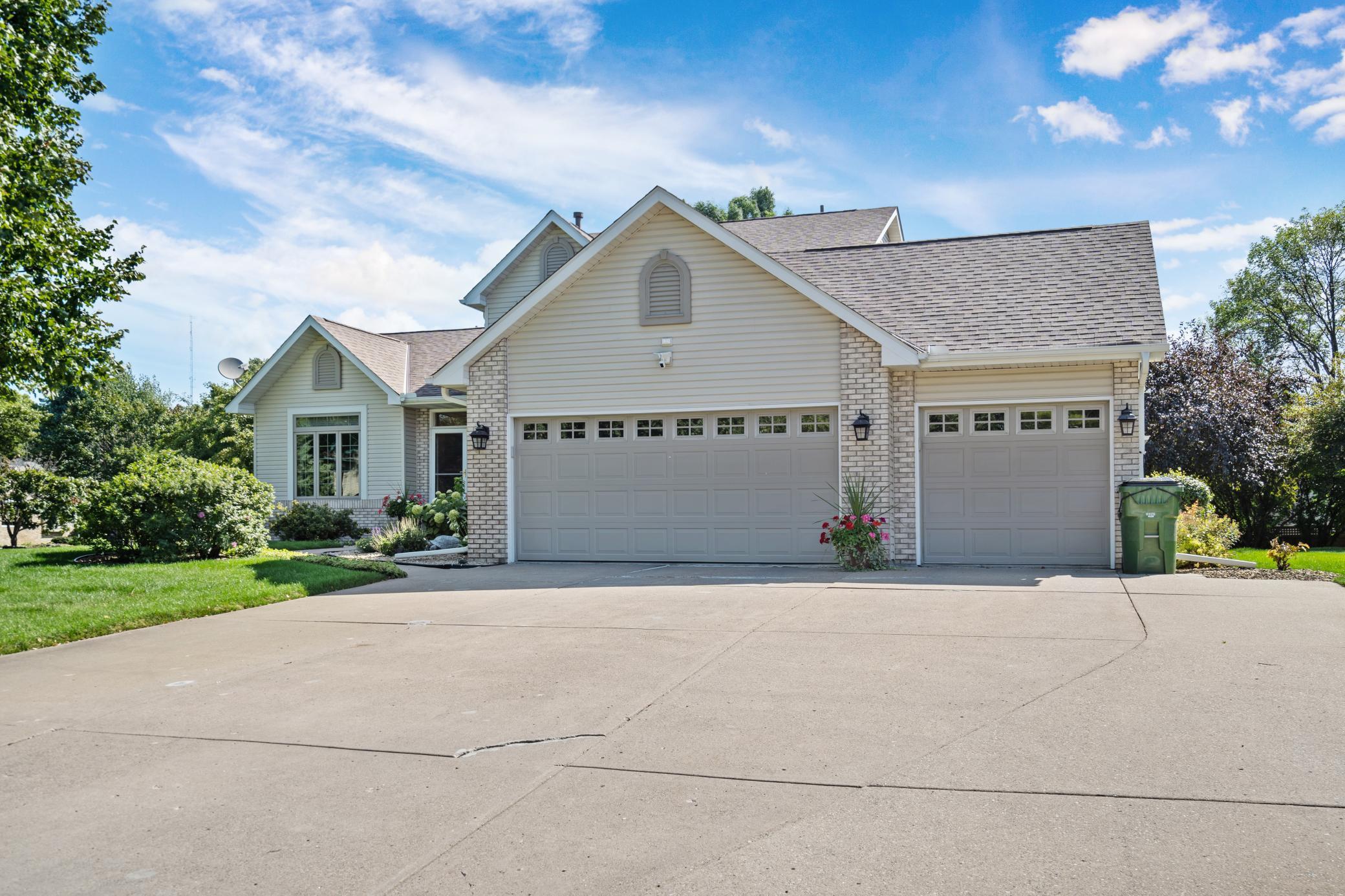 6334 W Shadow Lake Drive