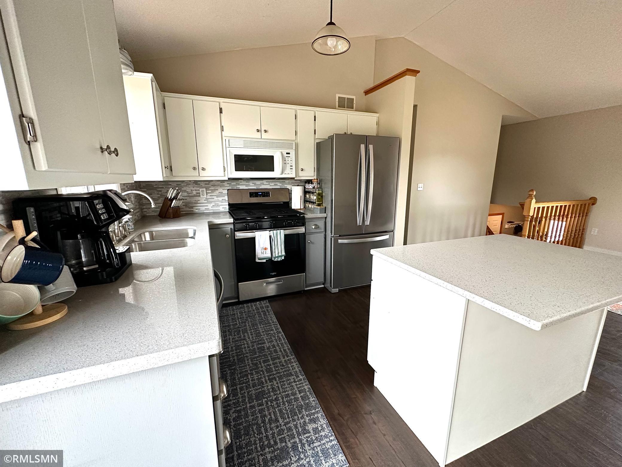 1404 Meadow View Drive